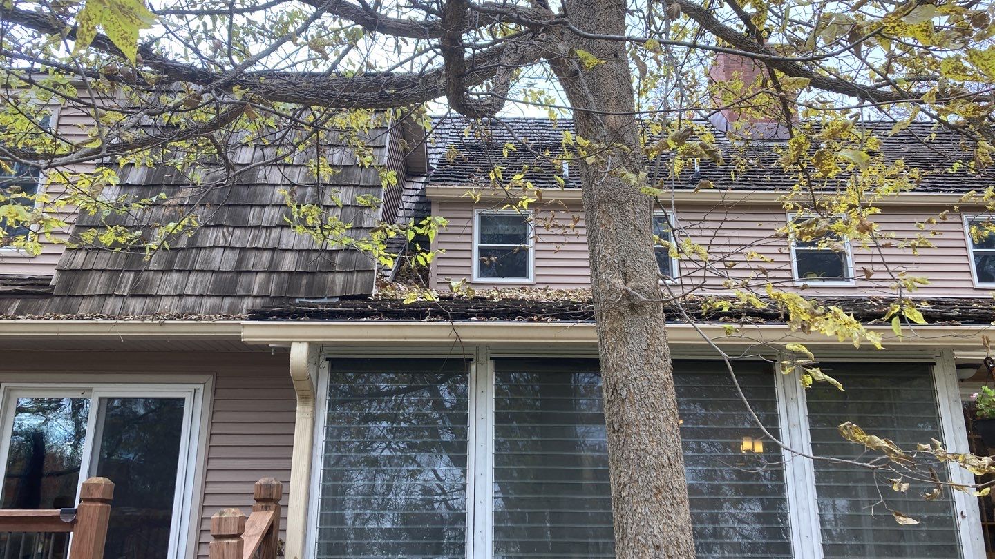 Residential Roofing Installation using OC OakRidge by EEC  Windows, Siding & Roofing 
