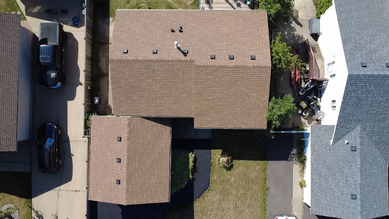 Sunset Cedar on Mystique by 2thetop Roofing