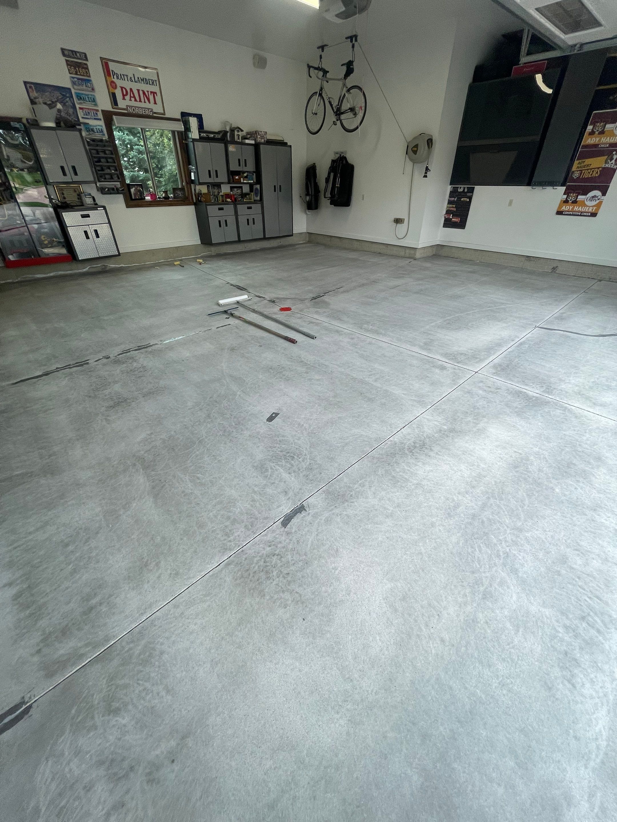 Garage Floor Coating and Domino Flake Finish in Sioux Falls by Select Painting, Coatings & Garage Cabinets