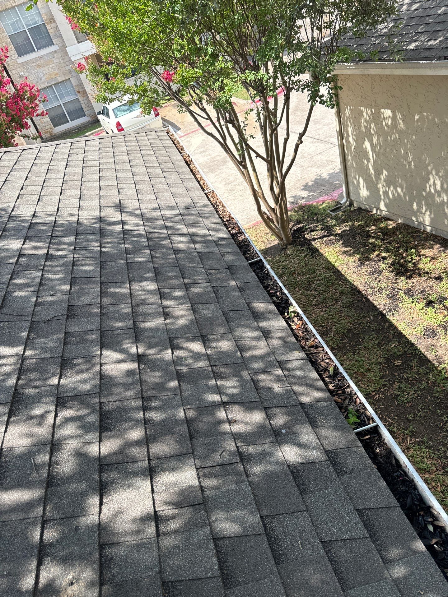 HOA gutter cleaning before photo.
