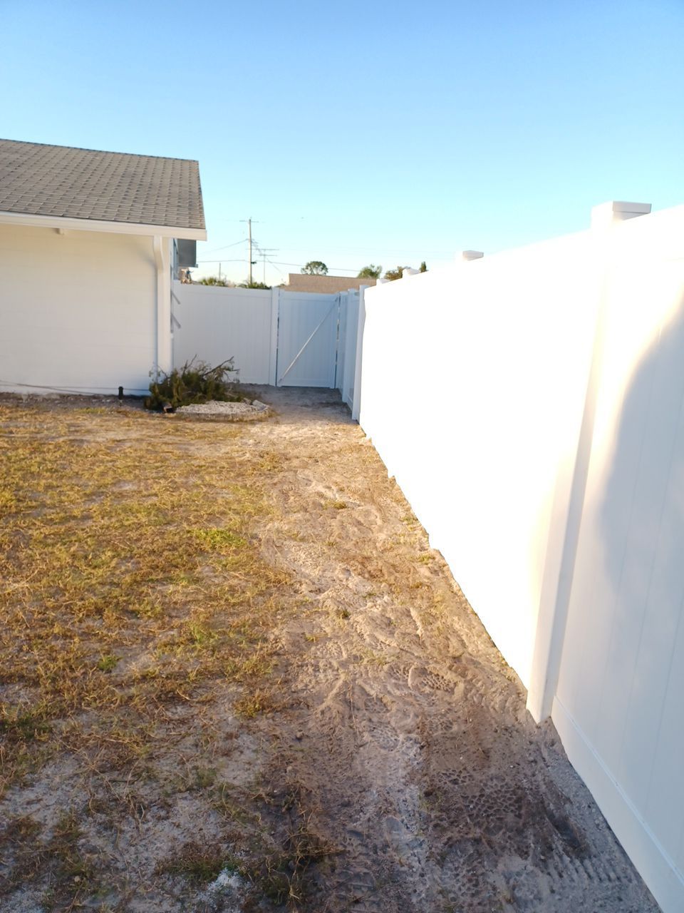Sun City Center, FL Install 6 ft. tall White Vinyl Privacy Fence by Asap fence and gates, LLC