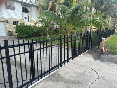 Aluminum Fence Installation using 3 Rail Aluminum Fence