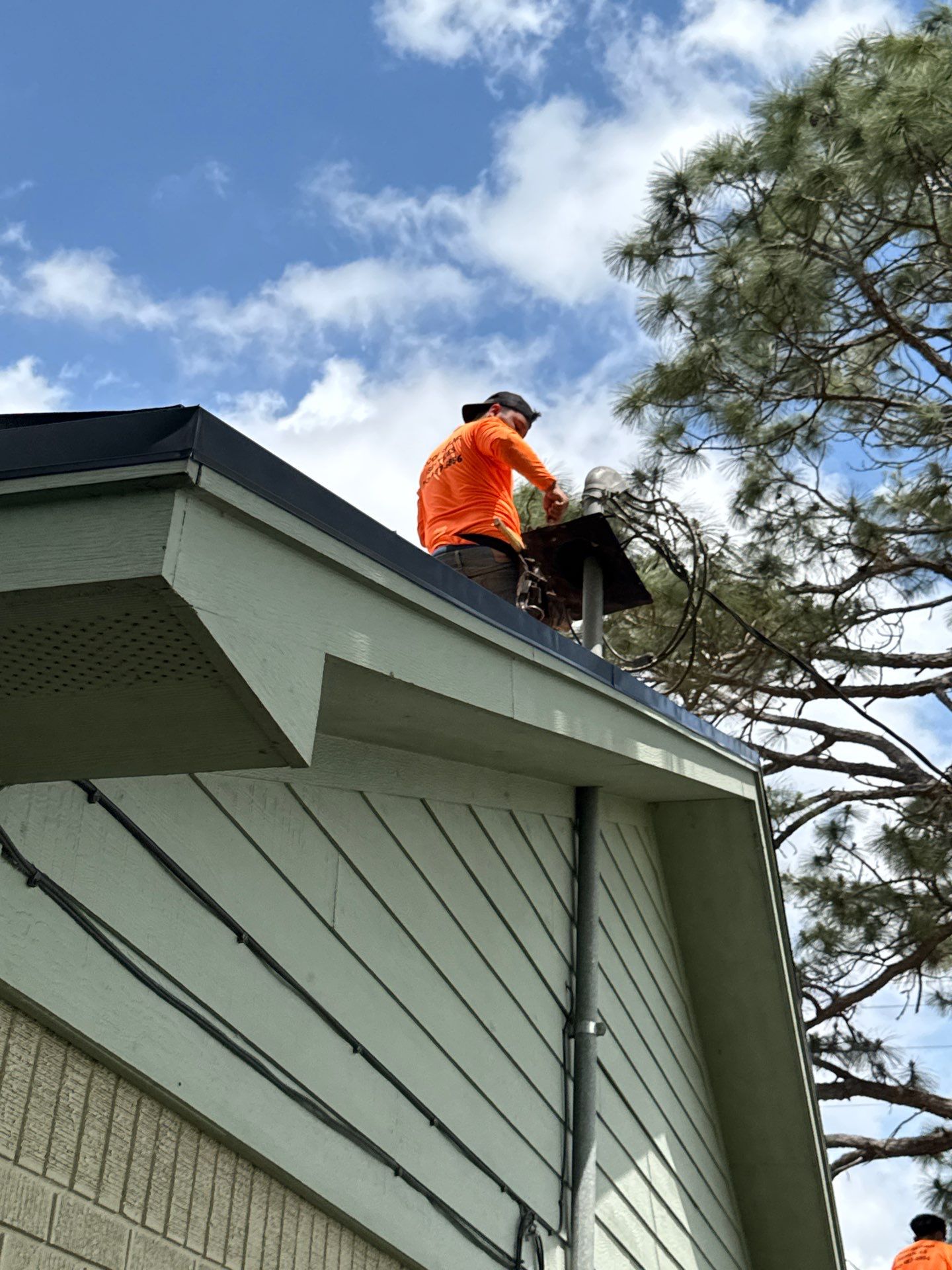 Roof Replacement louise by Roof Repair Company