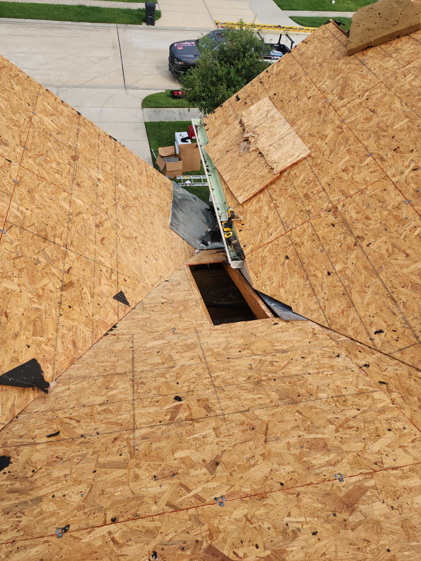 Residential Roofing Installation using Owen's Corning Duration (Lifetime) Shingles by Roof Repair Company