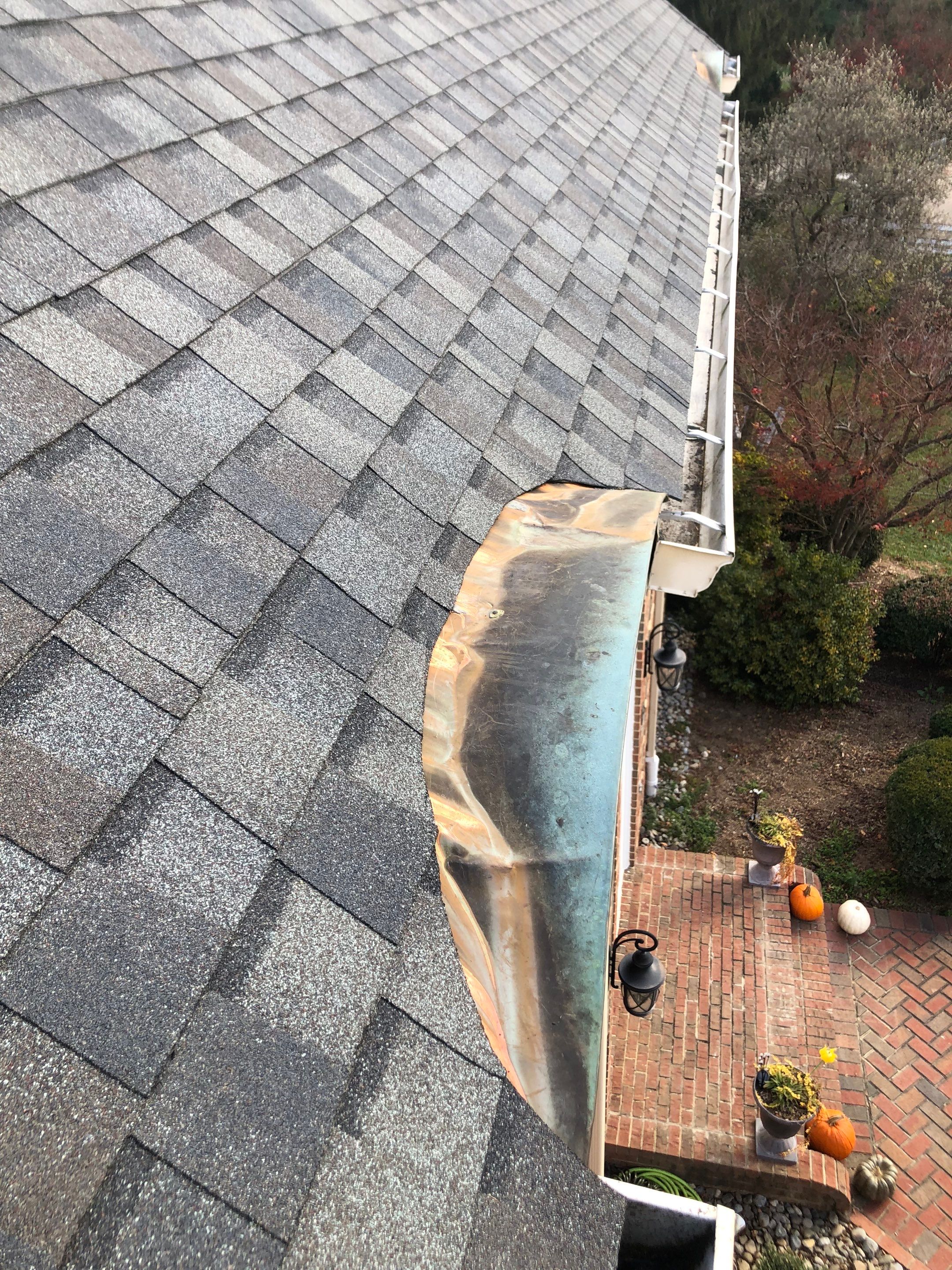 Herndon: CertainTeed Landmark Pro Designer Shingles in Max Def Driftwood by RM Banning, Inc.