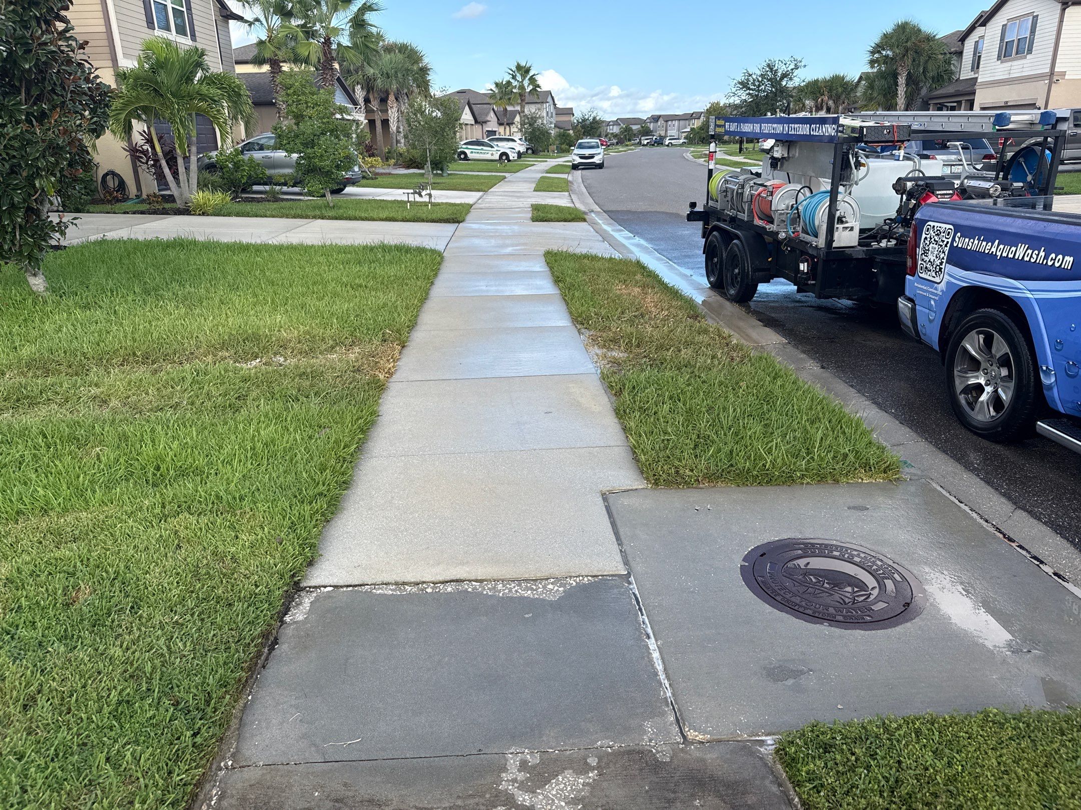 Concrete Driveway Cleaning Trevesta Palmetto FL by Sunshine AquaWash