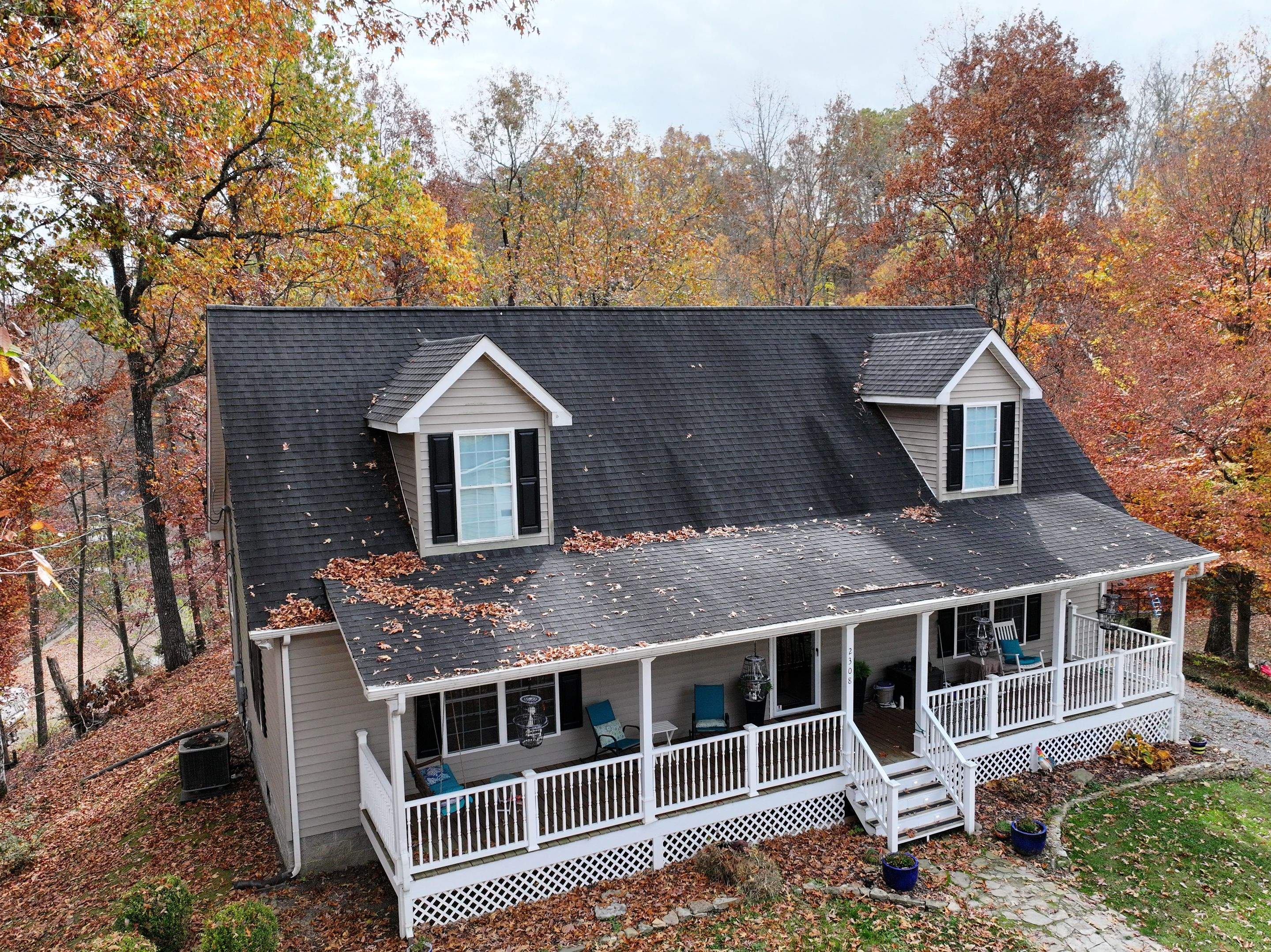 Hedrick Residence by Omnia Roofing