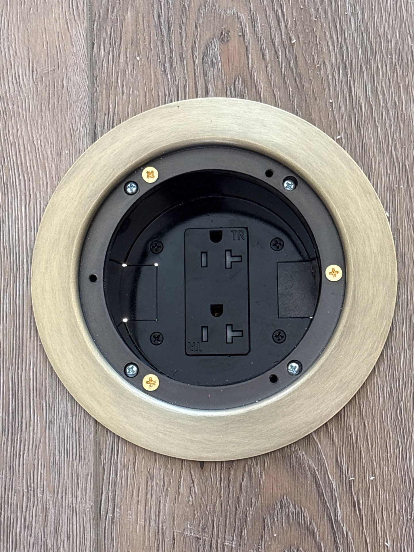 Floor Outlet  by Selectric LLC