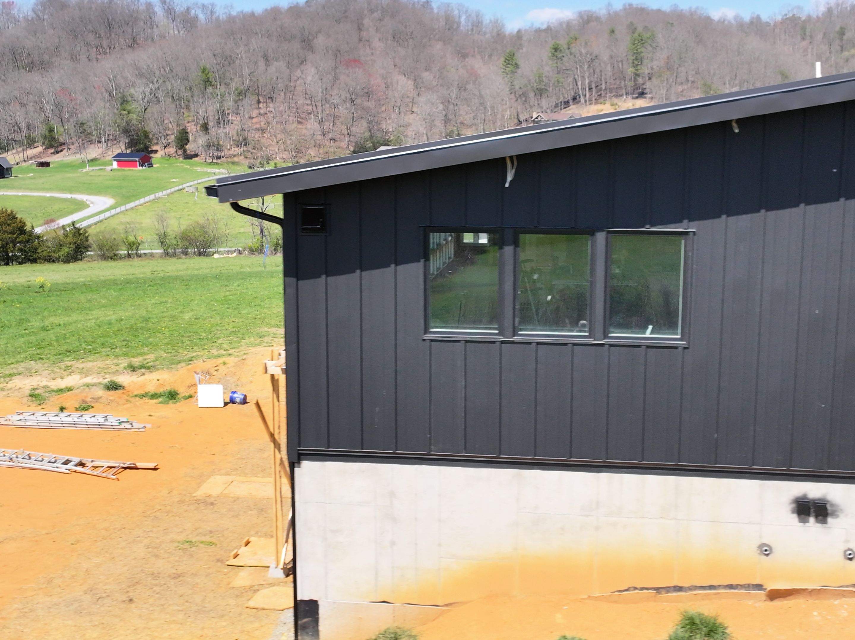 Phillips Residence  by Omnia Roofing