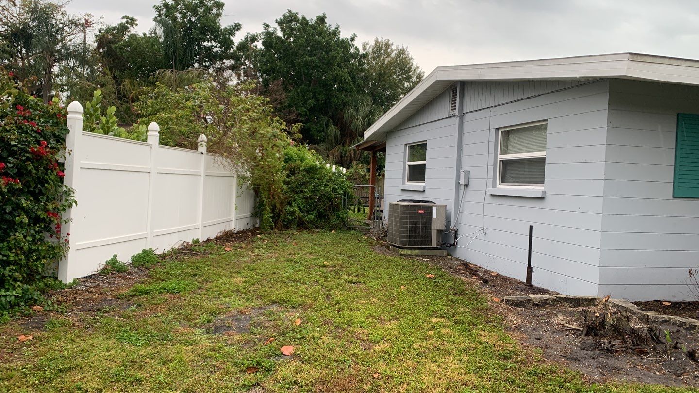 Sarasota, FL 6ft. Tall White Vinyl Privacy Fence by Asap fence and gates, LLC