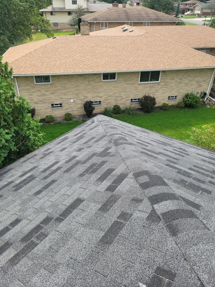 ATLAS PINNACLE COLOR: SCOTCHGARD BLACK SHADOW DRIP EDGE: WHITE by Eagle Eye Roofing