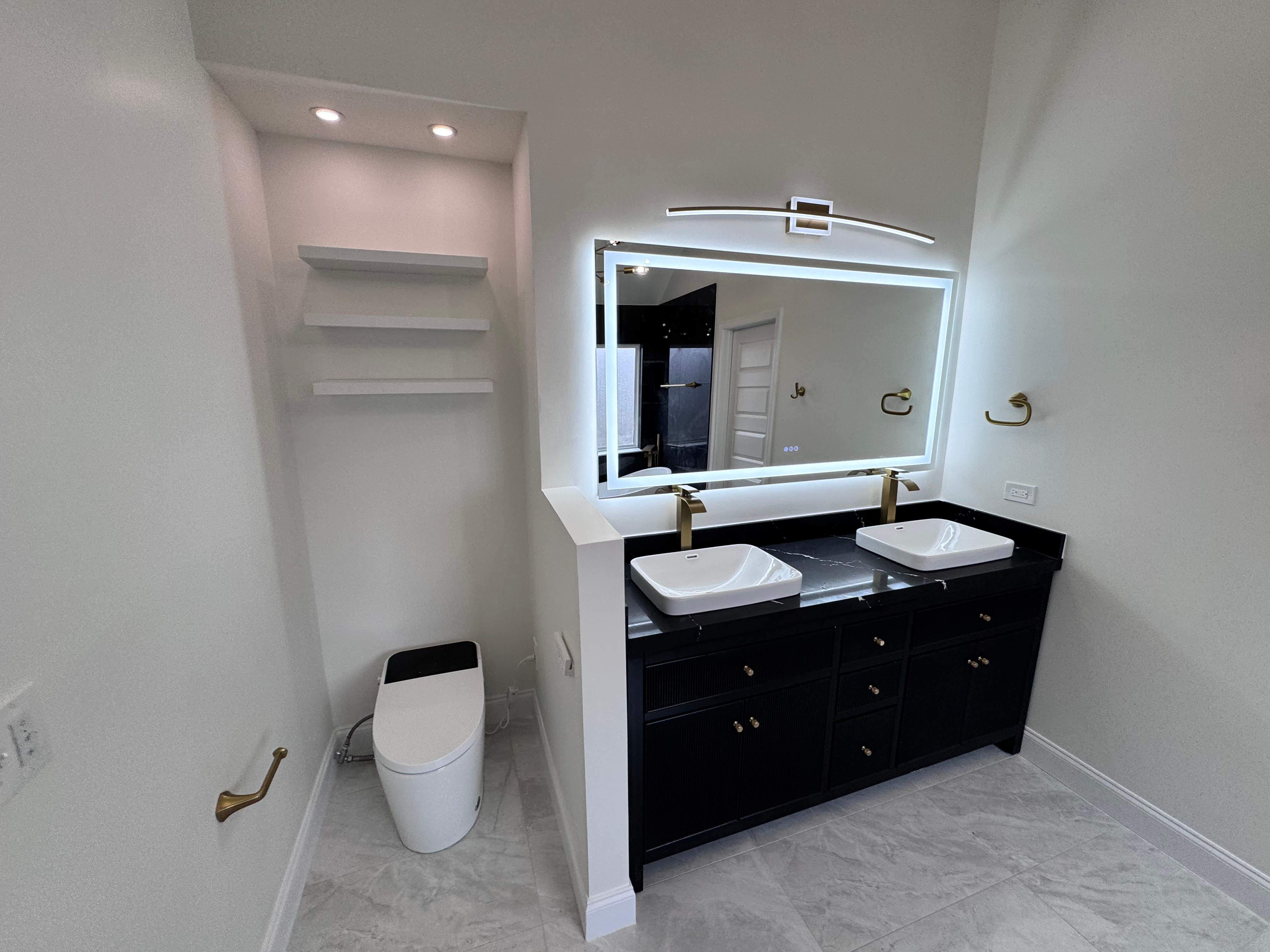 Master bathroom renovation by Prudencio