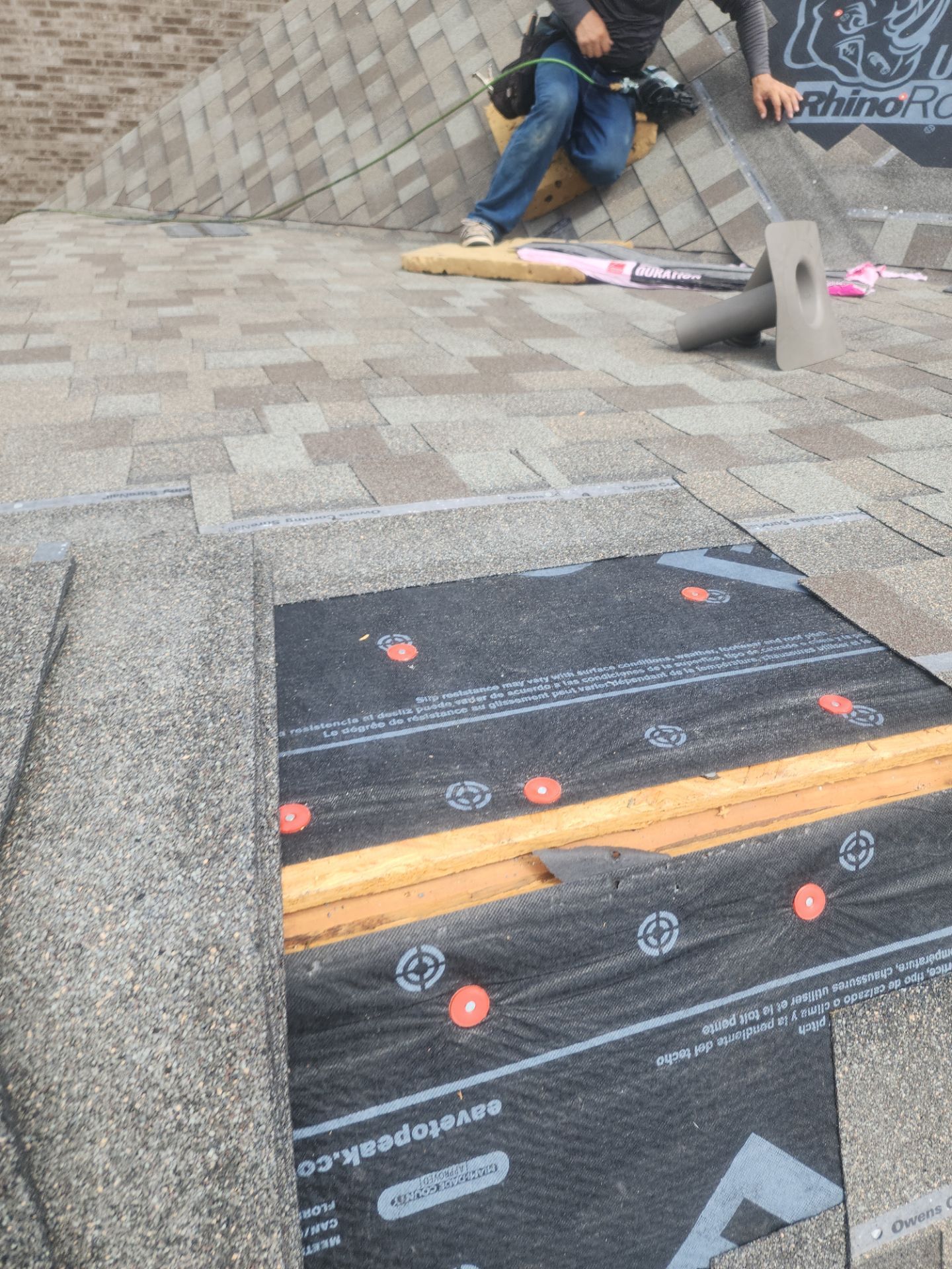 Residential Roofing Installation using Owen's Corning Duration (Lifetime) Shingles by Roof Repair Company
