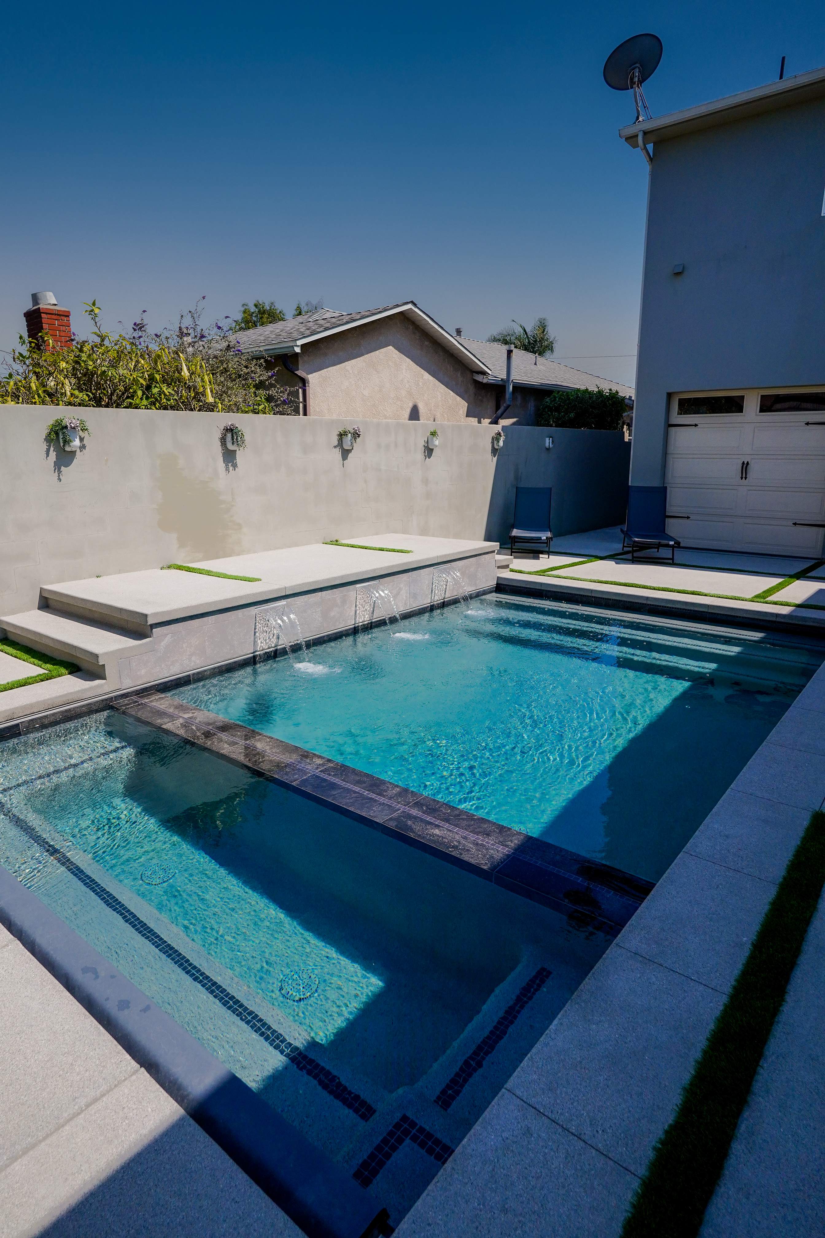 Cocktail Pool & Spa With Automatic Cover by Lax Home Inc 