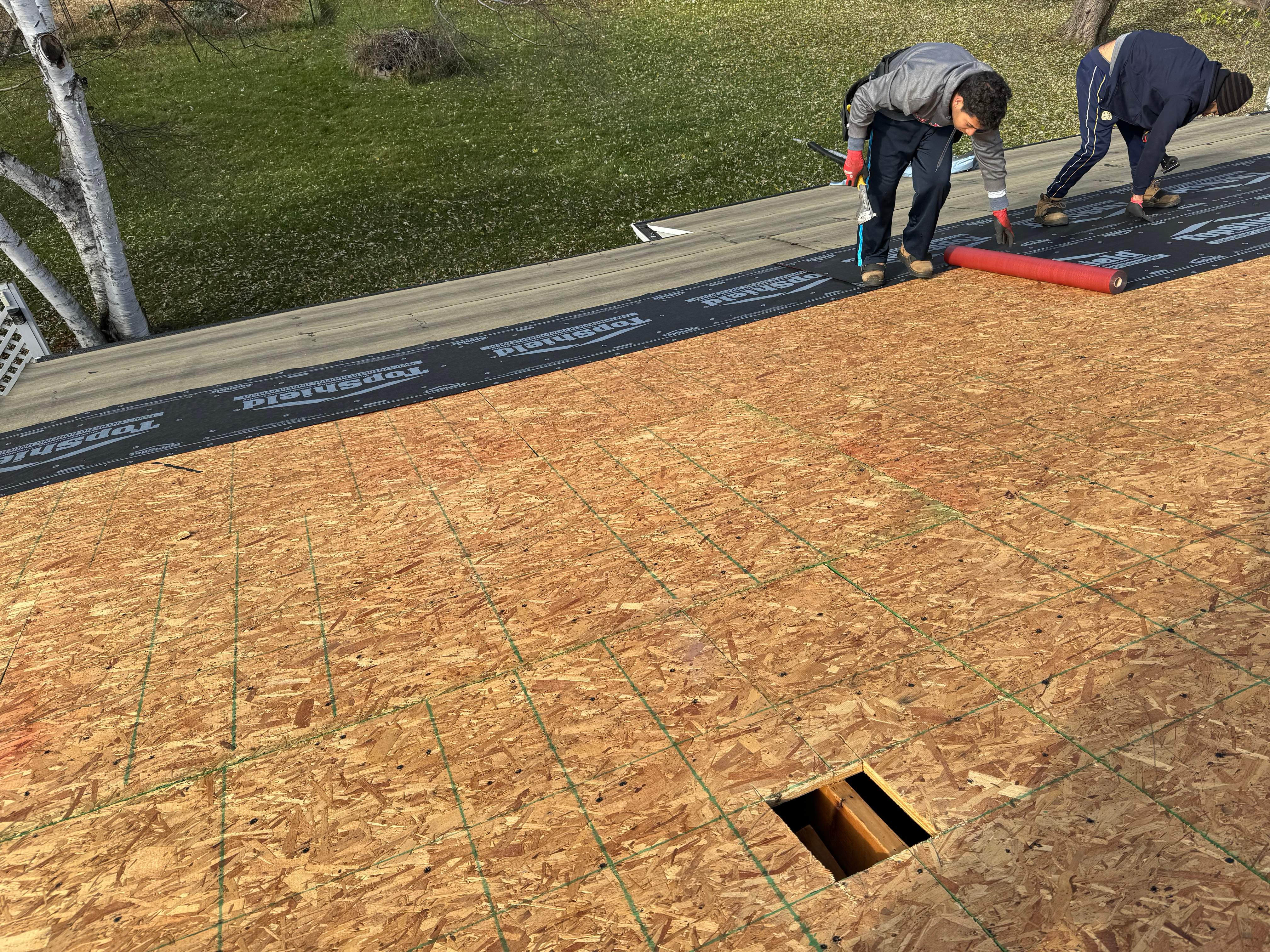 Residential Roofing Installation using Certainteed Landmark ClimateFlex by GRACCO