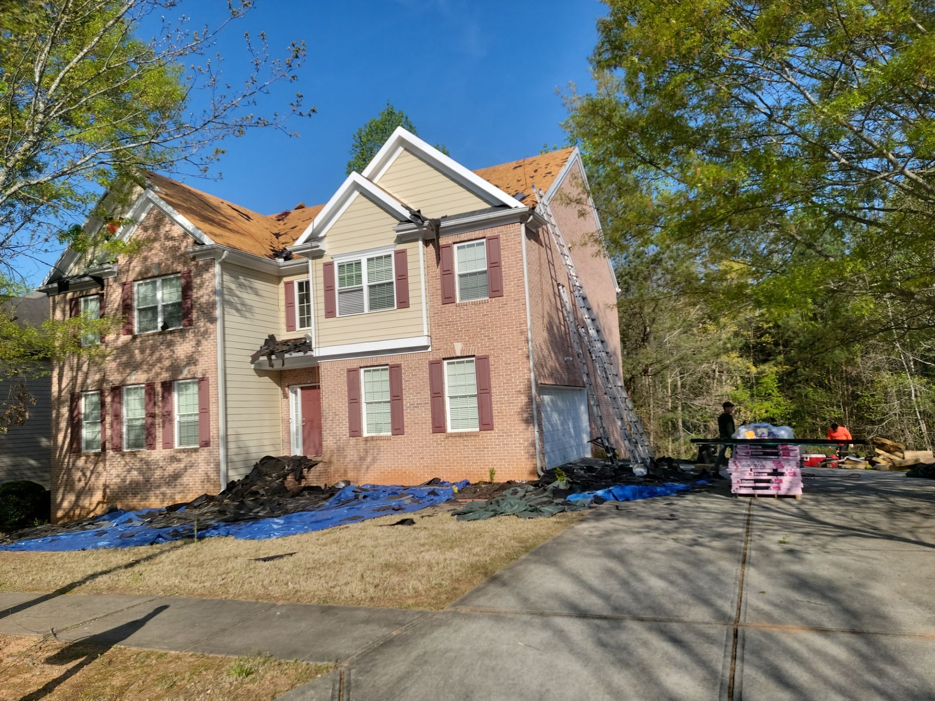 Residential Roofing Installation using Owens Corning Onyx Black by Inspector Roofing and Restoration