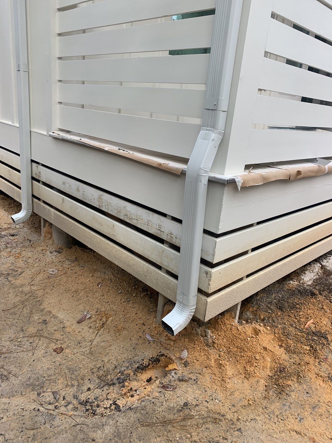 6-inch White Seamless Gutters in Santa Rosa Beach, FL by Gutter Professors