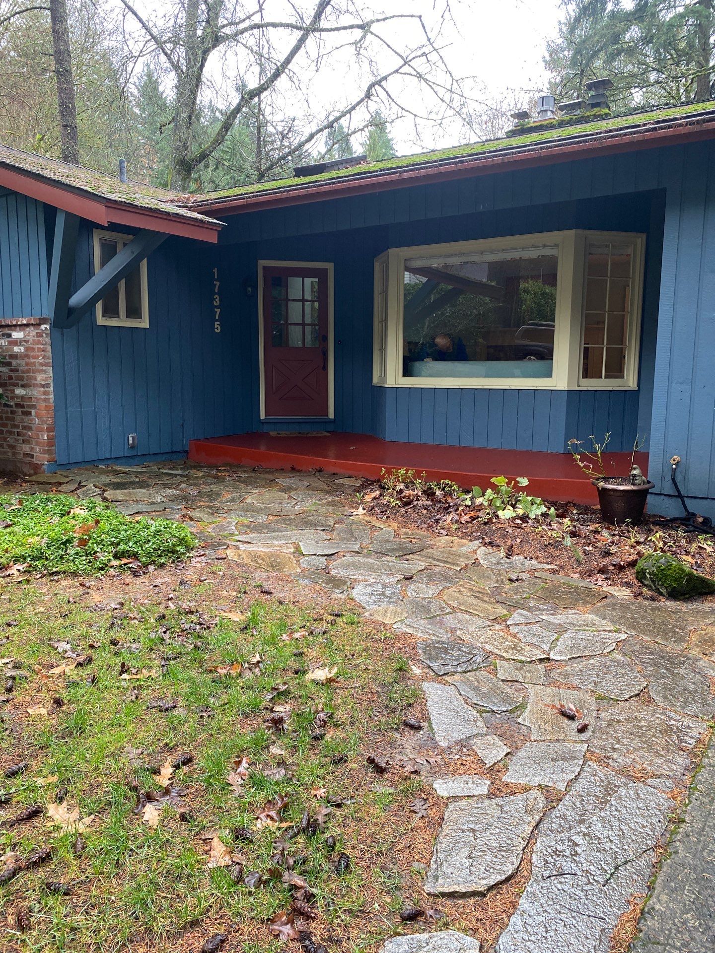 House cleaning in Lake Oswego by Cloud 9 Professional Cleaning Services