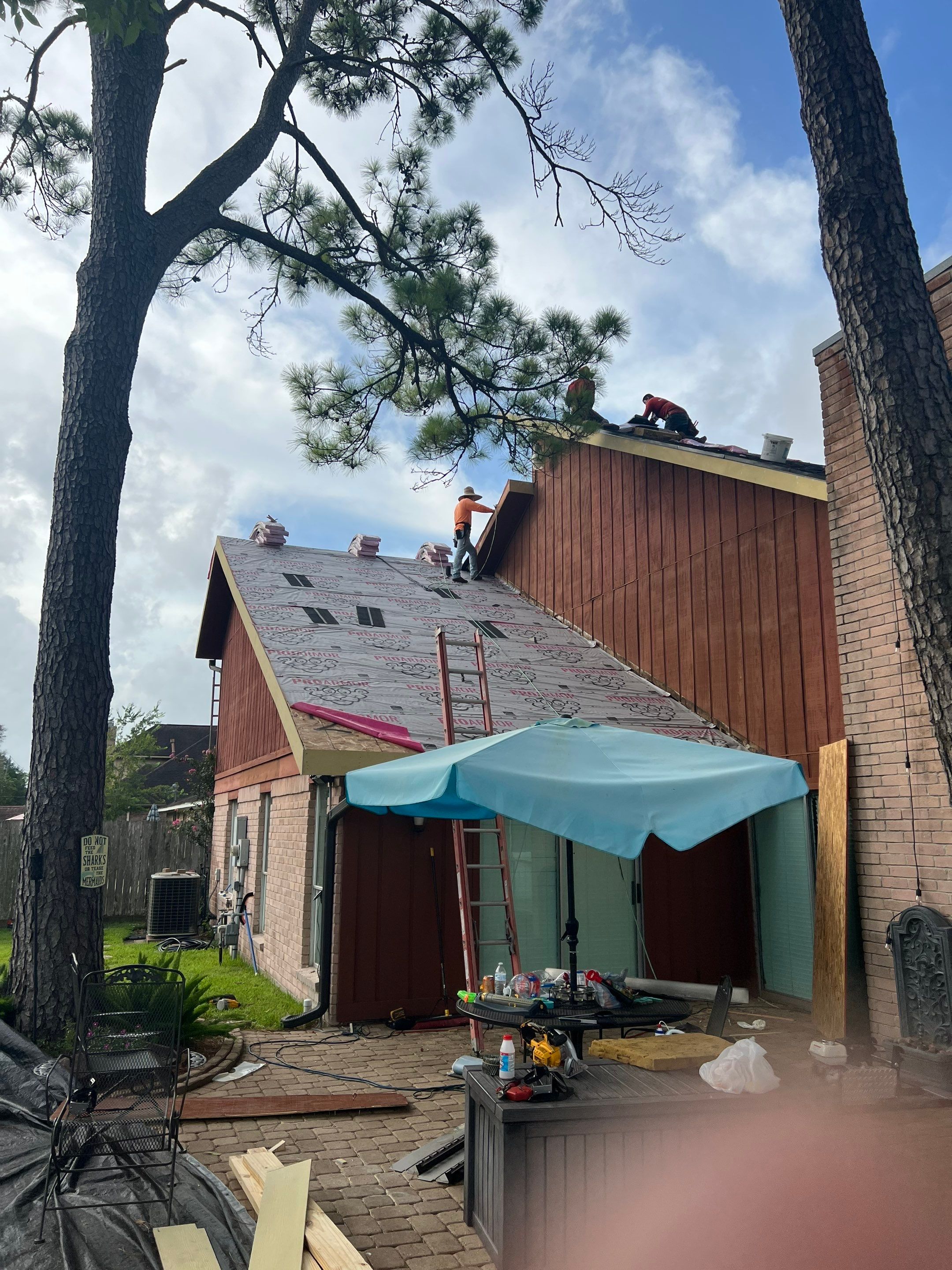 Residential Roofing Installation using Owen's Corning Duration (Lifetime) Shingles by Roof Repair Company