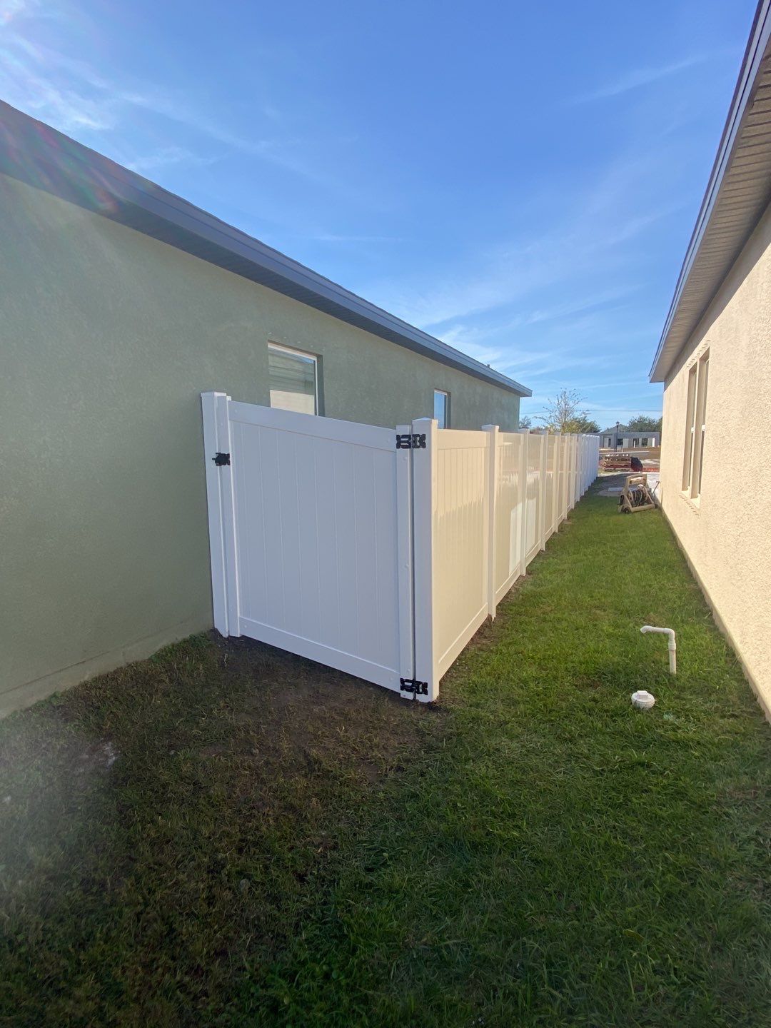 Ruskin, FL  6 ft. Tall White Vinyl Privacy Fence  by Asap fence and gates, LLC