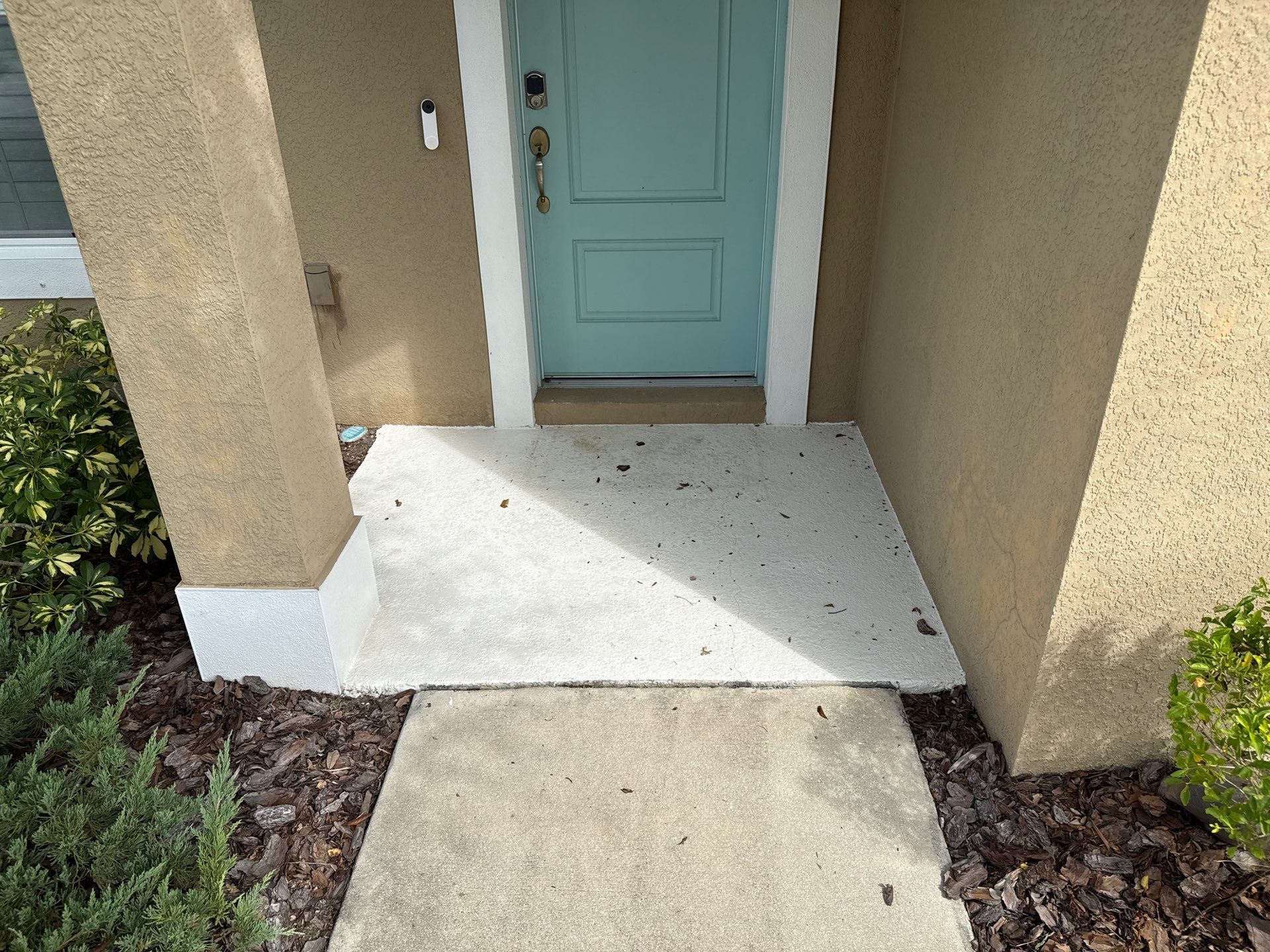 Driveway, Sidewalk & Lanai Cleaning Transformation | Forest Creek Parrish, FL by Sunshine AquaWash