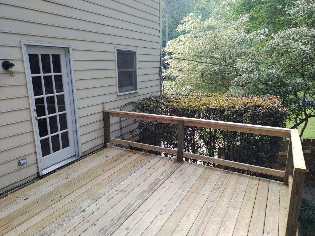 Oak Leaf Circle - Deck Installation  by Pillar and Pine