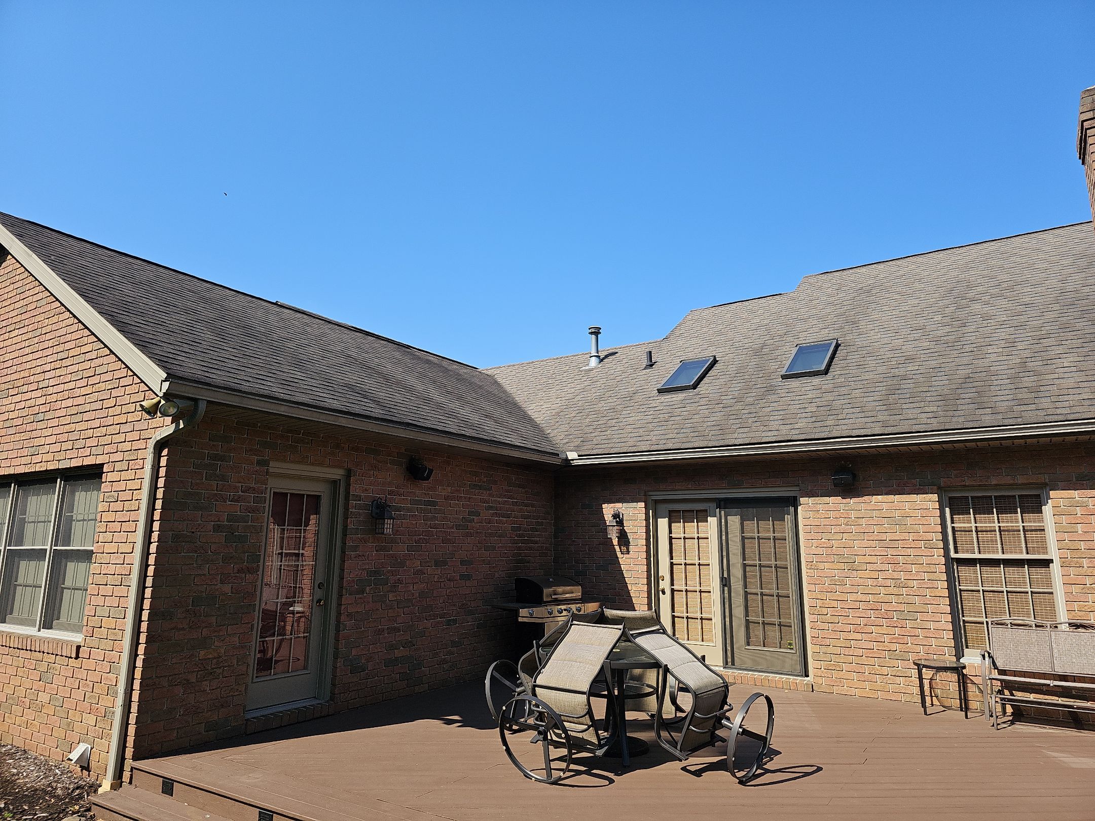 ATLAS PINNACLE COLOR: WEATHERED SHADOW by Eagle Eye Roofing