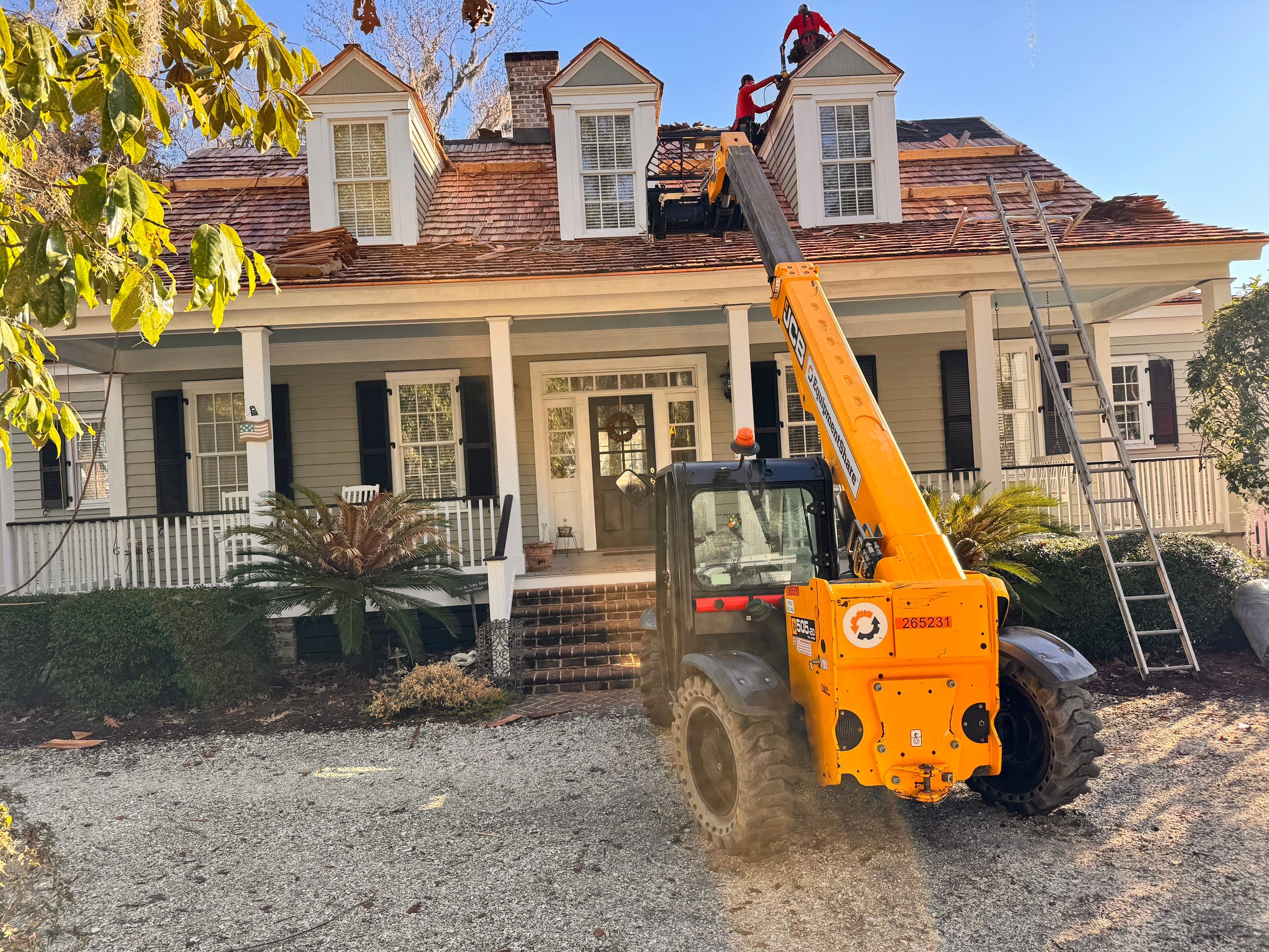 A Ford Plantation Classic by A Good Roofer Near Me 