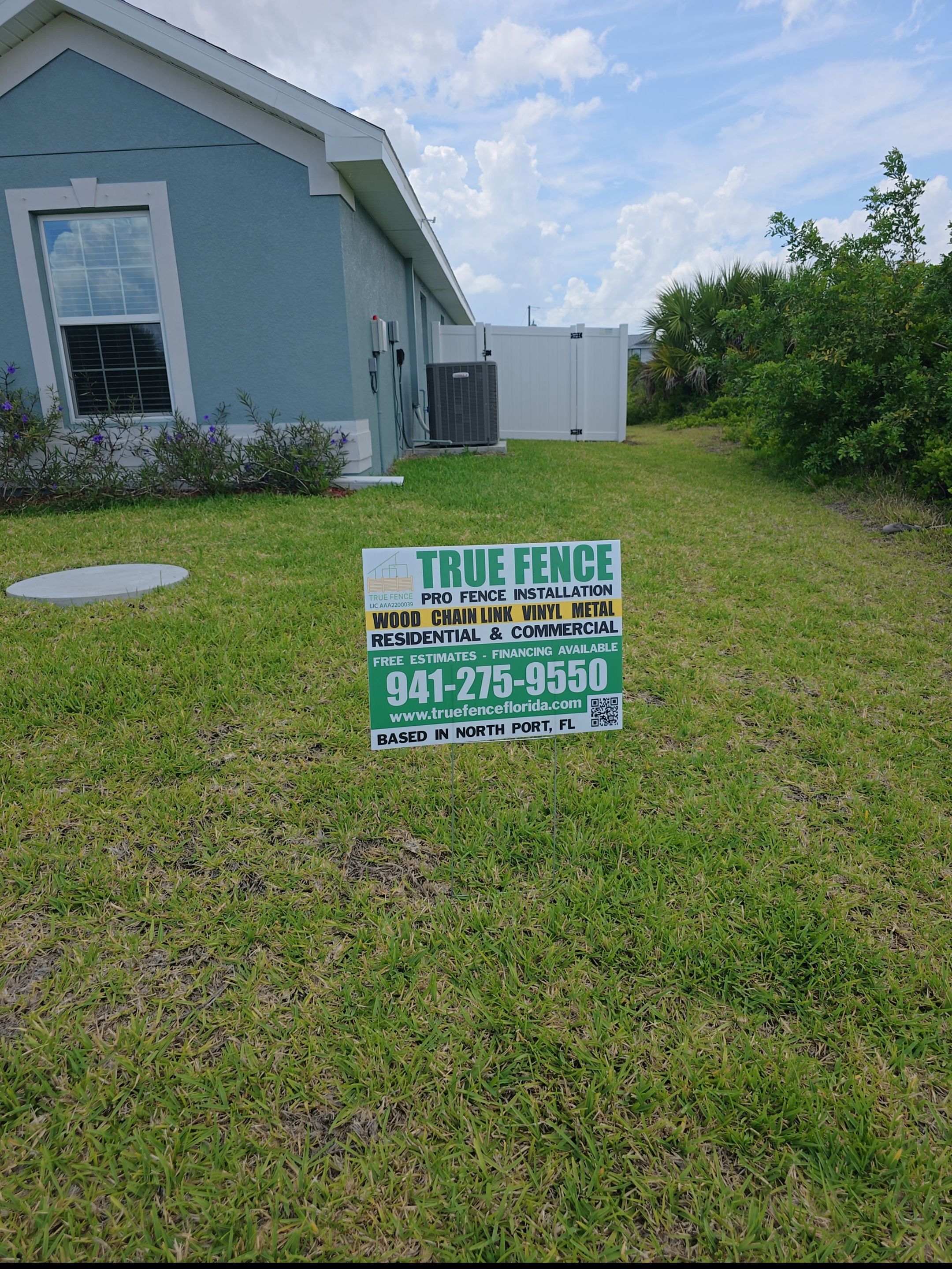 Vinyl Fence Install in Port Charlotte by True Fence LLC