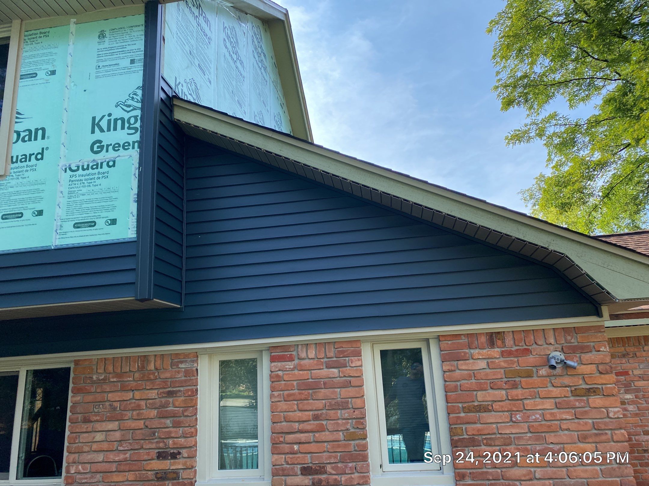 Siding Replacement using CertainTeed Restoration Classic D5 by 180 Contractors