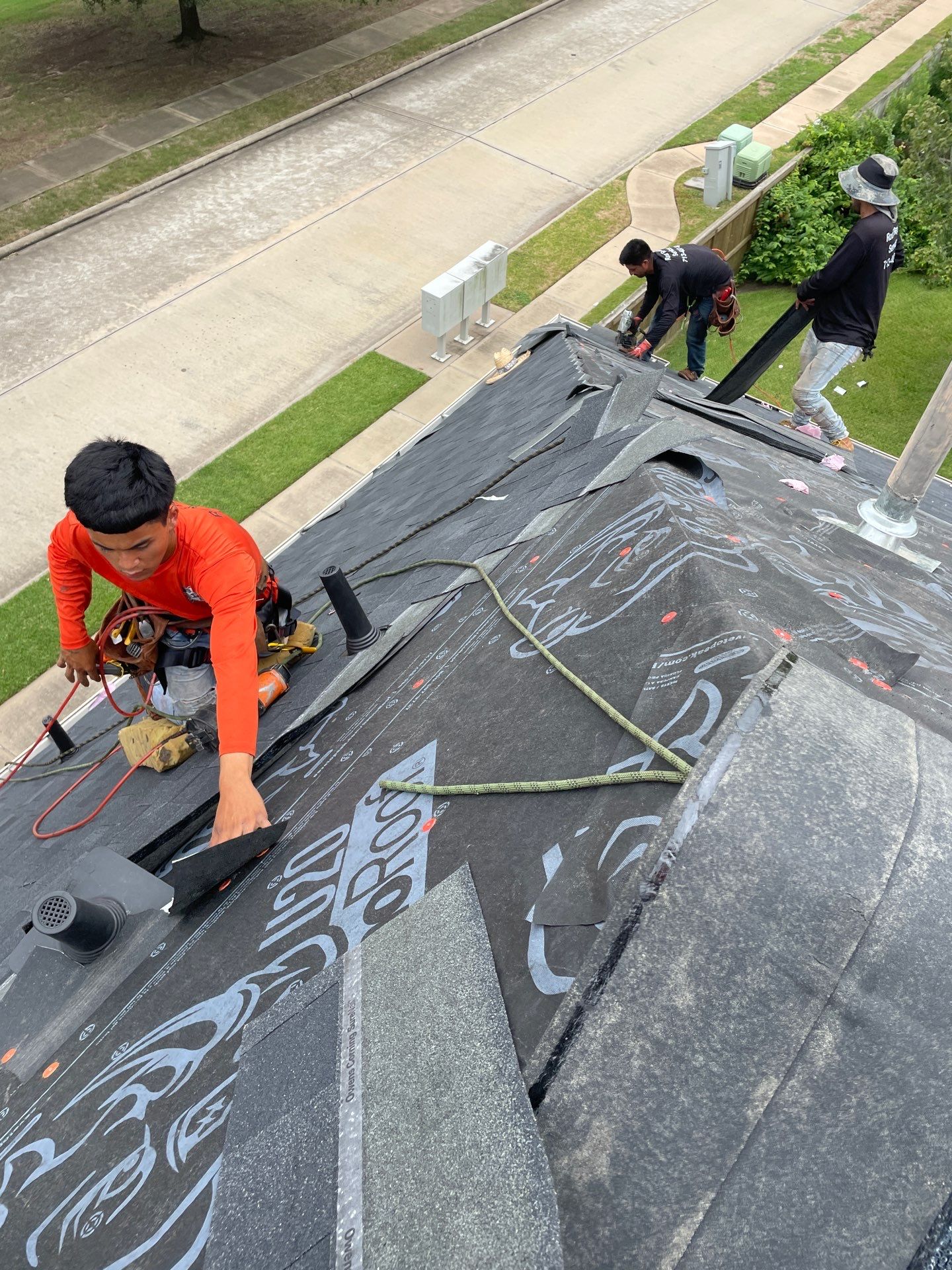 Residential Roofing Installation using Owen's Corning Duration (Lifetime) Shingles by Roof Repair Company