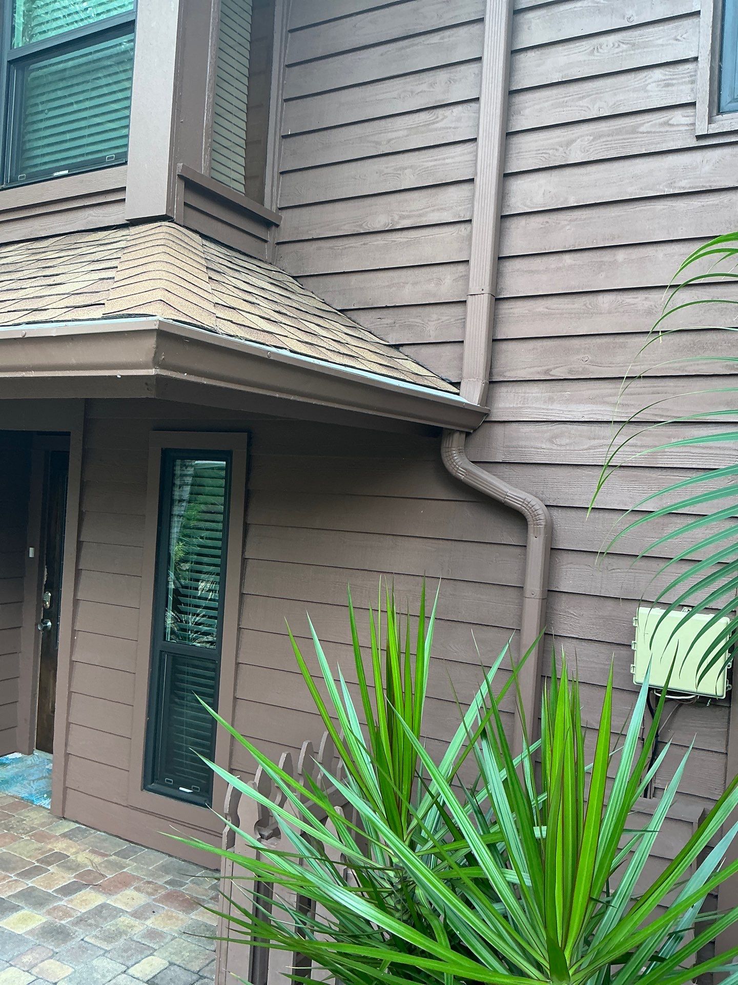 6-inch Seamless Gutters Installed in Sarasota FL by Gutter Professors