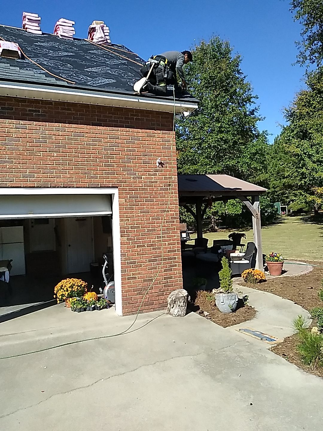Residential Roofing Installation using Owens Corning Oakridge- Williamsburg Gray by Indigo State Roofing