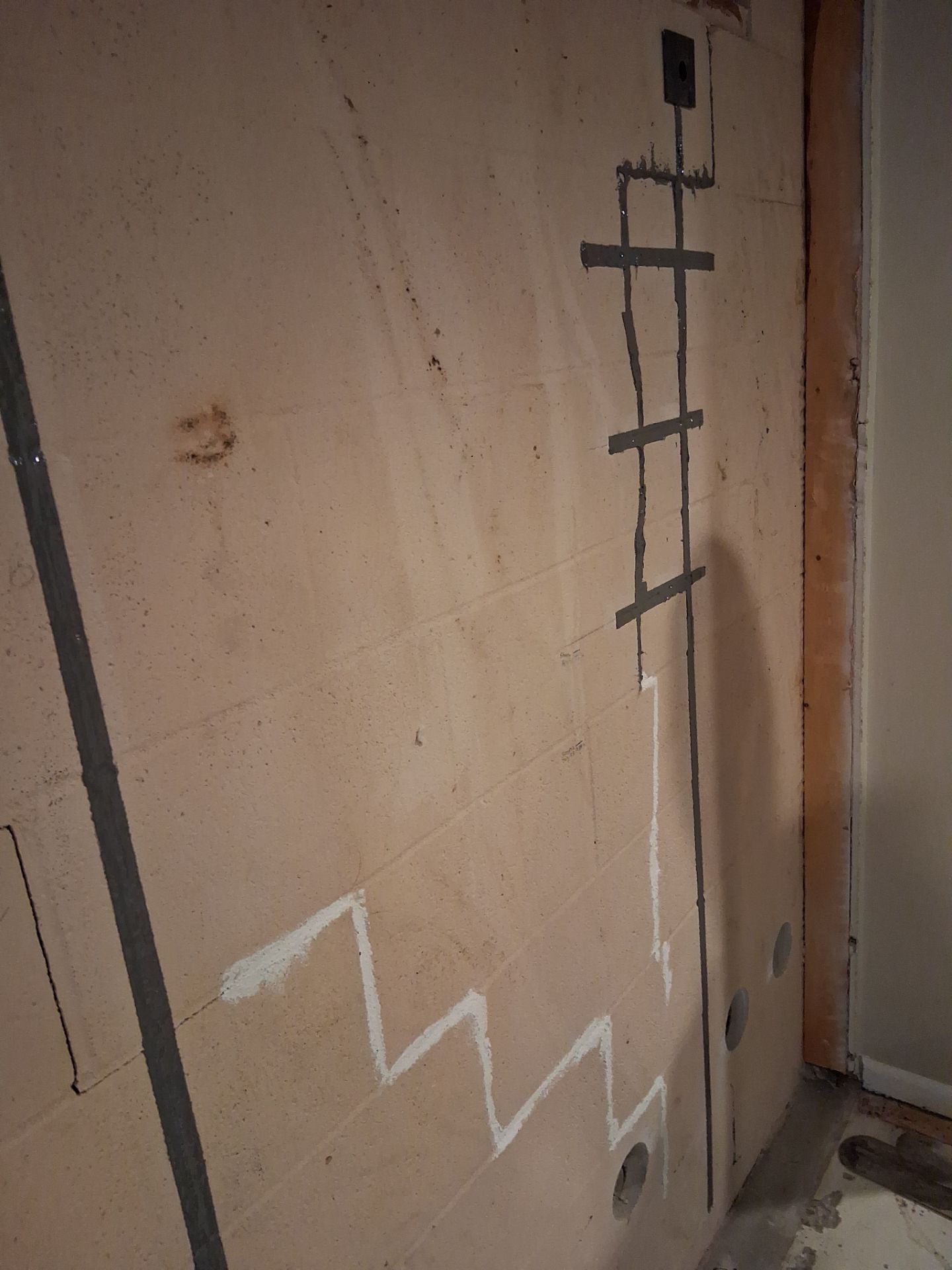 Embedded Fiber Reinforcement by Toledo Basement Repair 