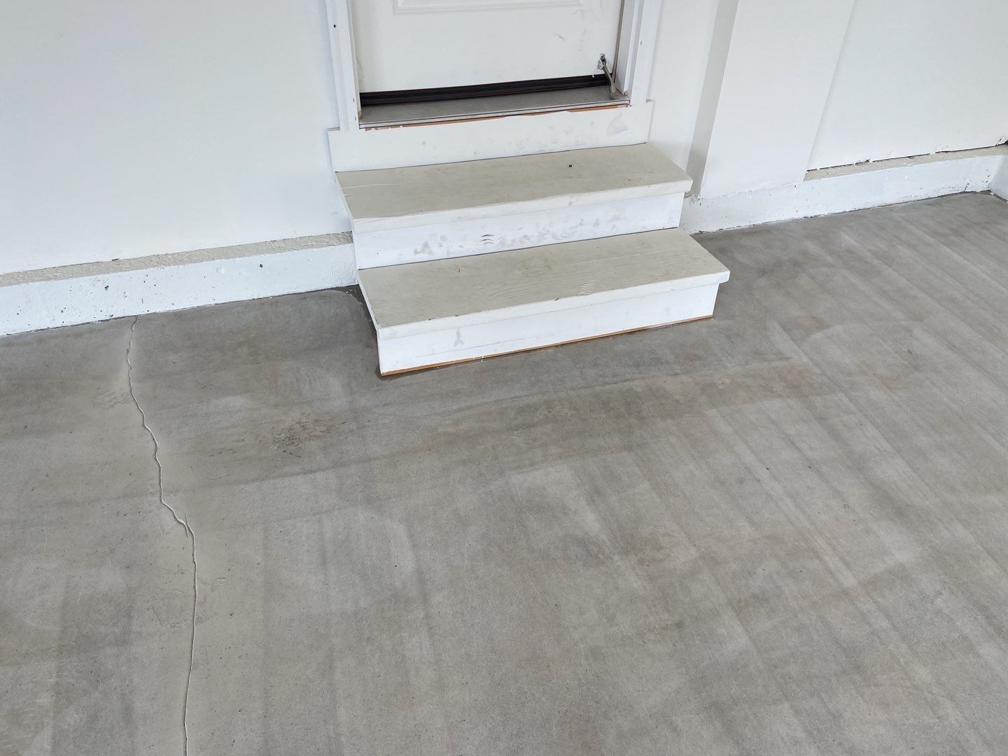 Garage using Domino  by Select Painting, Coatings & Garage Cabinets