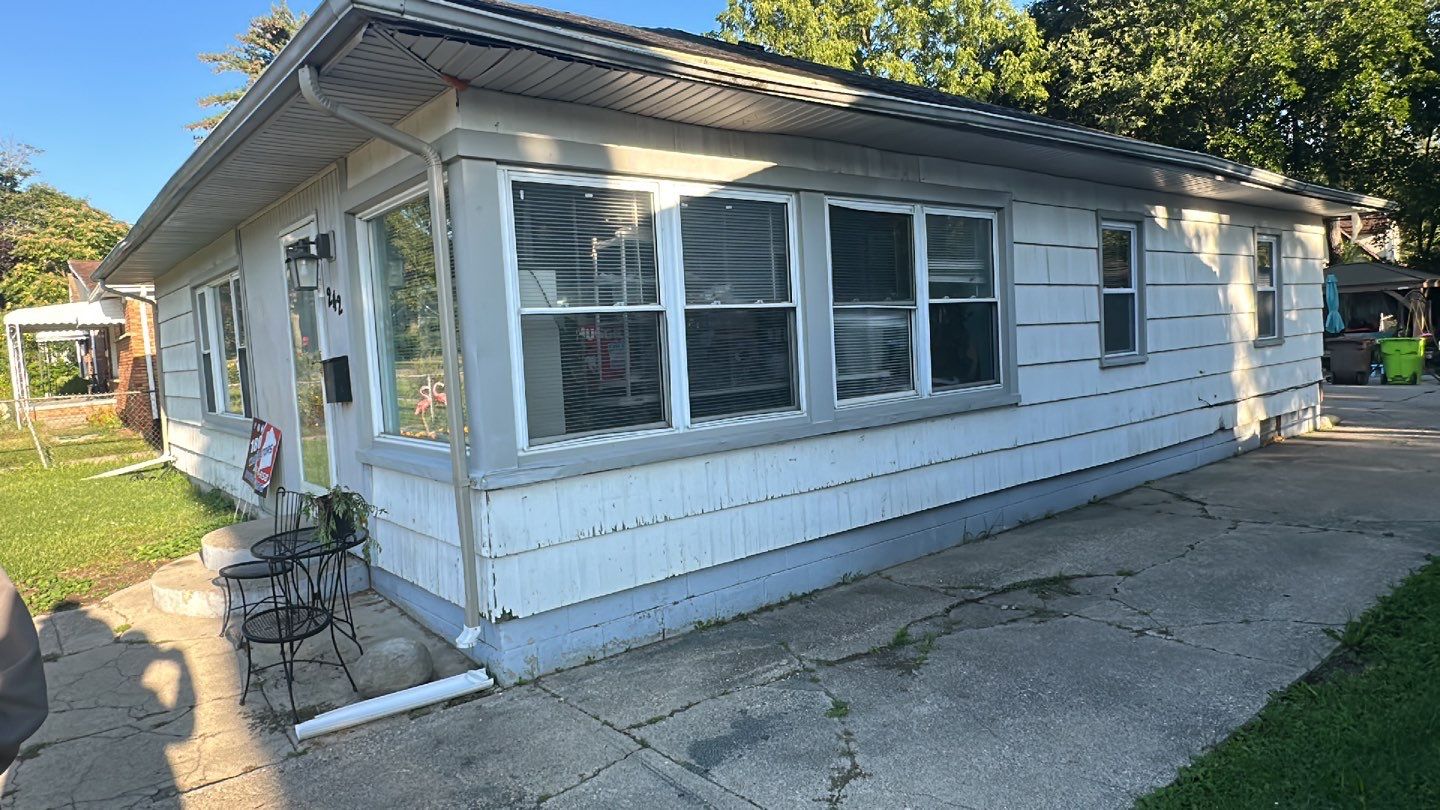 Siding Replacement using CertainTeed Restoration Classis D4 by 180 Contractors