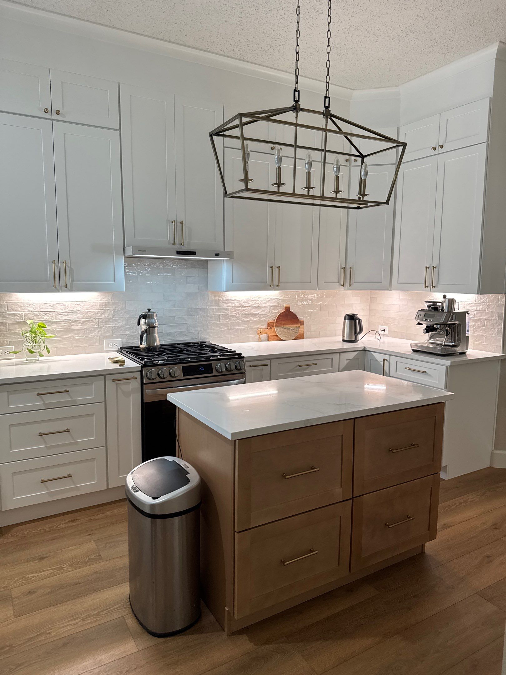 Full-Spectrum Home Makeover: Floor-to-Ceiling Remodel in 25 Days by Tibi Soli LLC