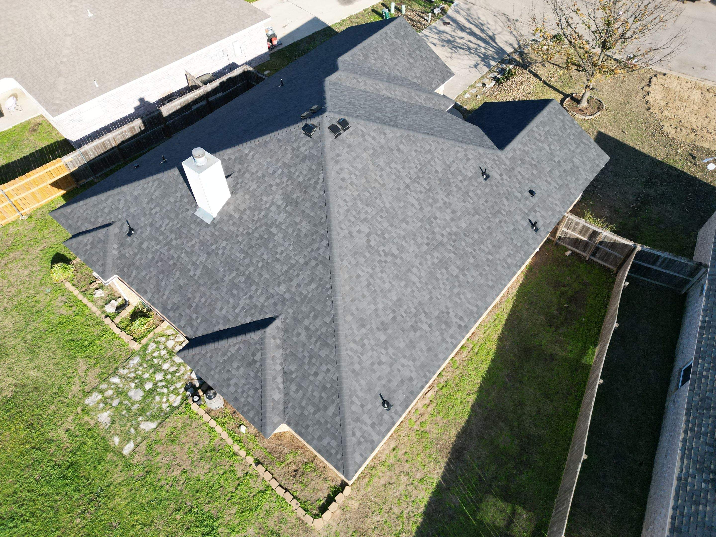 Onyx Black - Owens Corning TruDefinition Duration by RoofsOnly.com