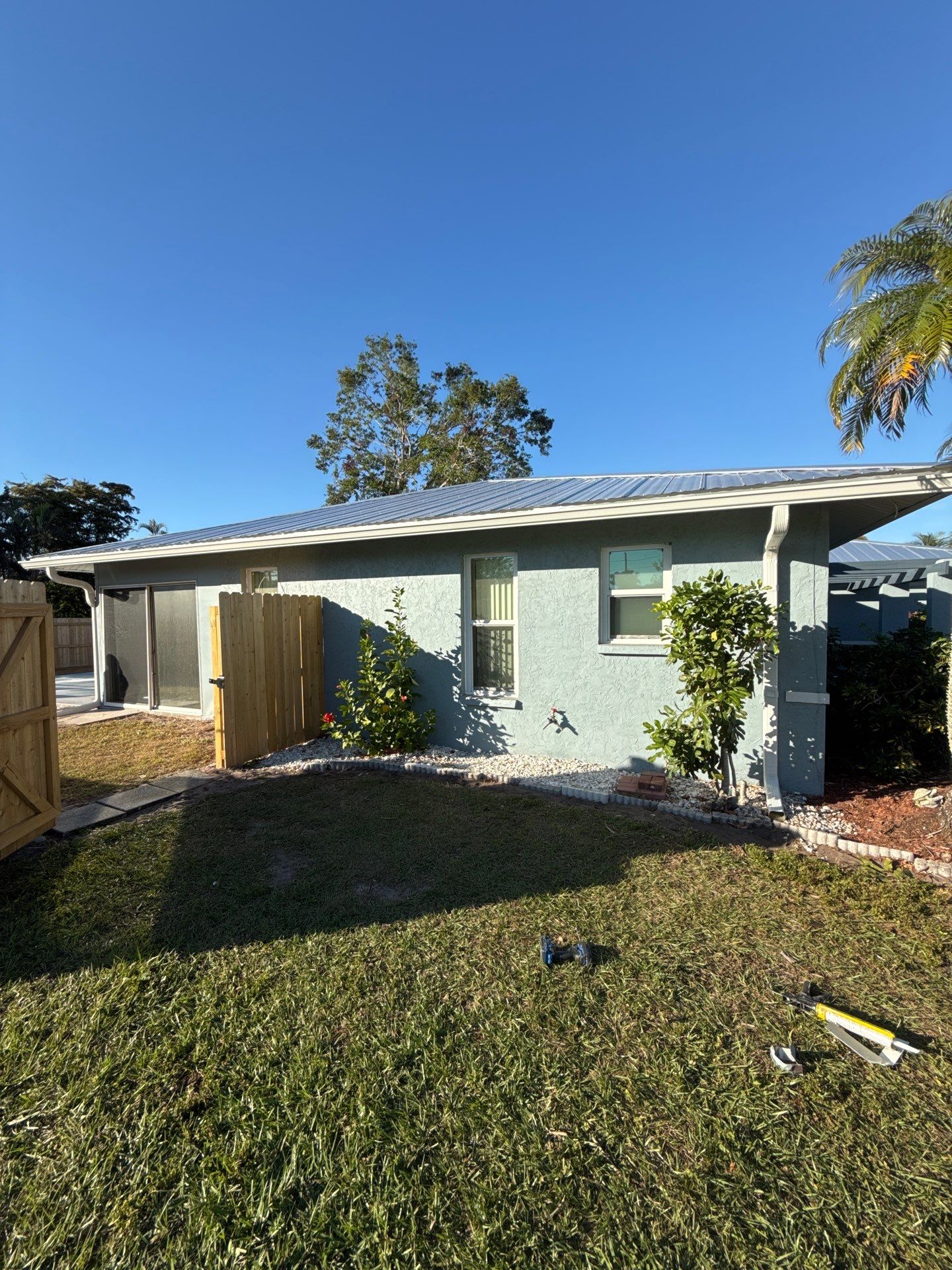 6-Inch Seamless Gutters in Sarasota FL by Gutter Professors