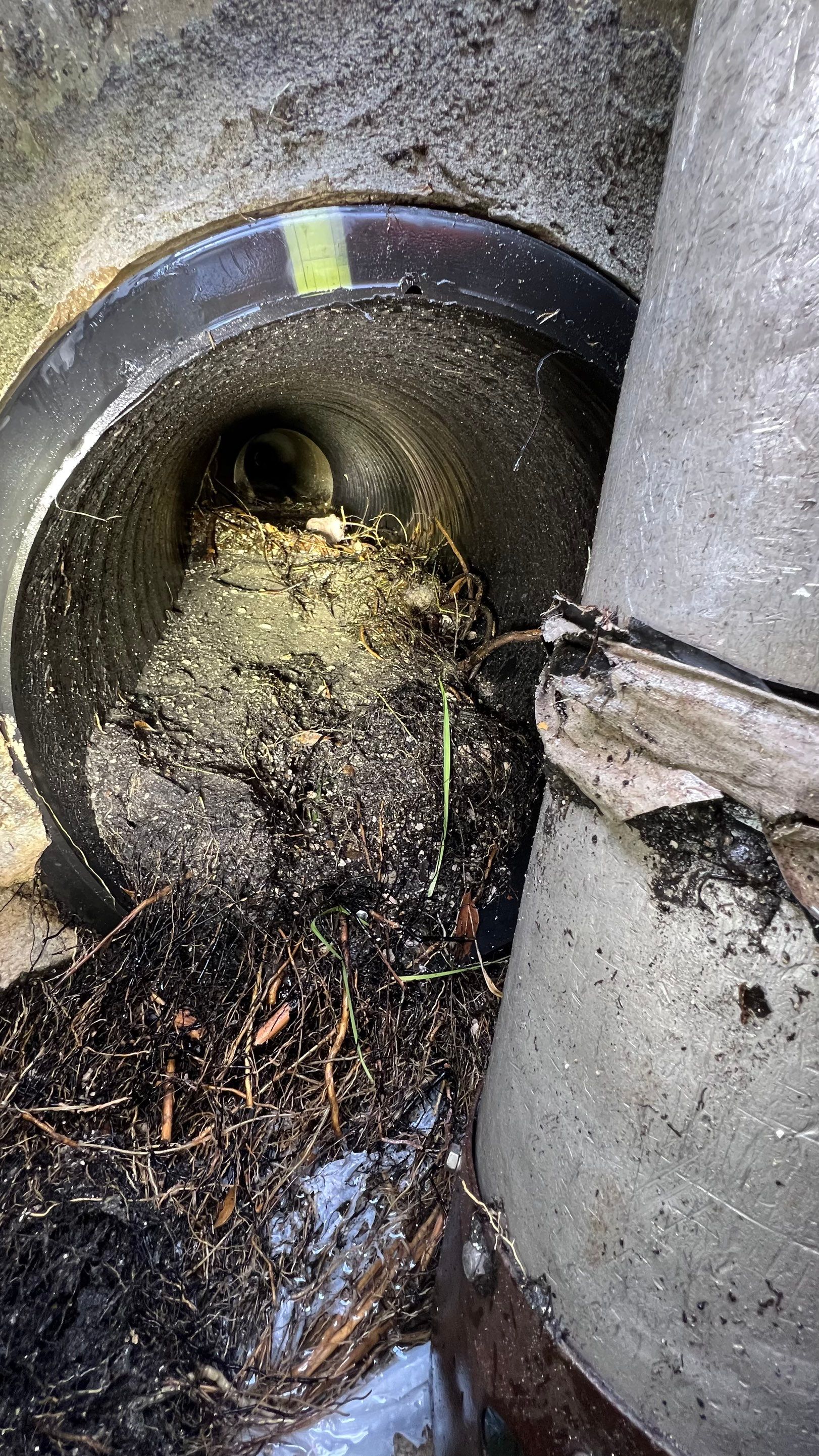 Naples Community Entry Road Stormwater System Cleaning by APS Power & Water