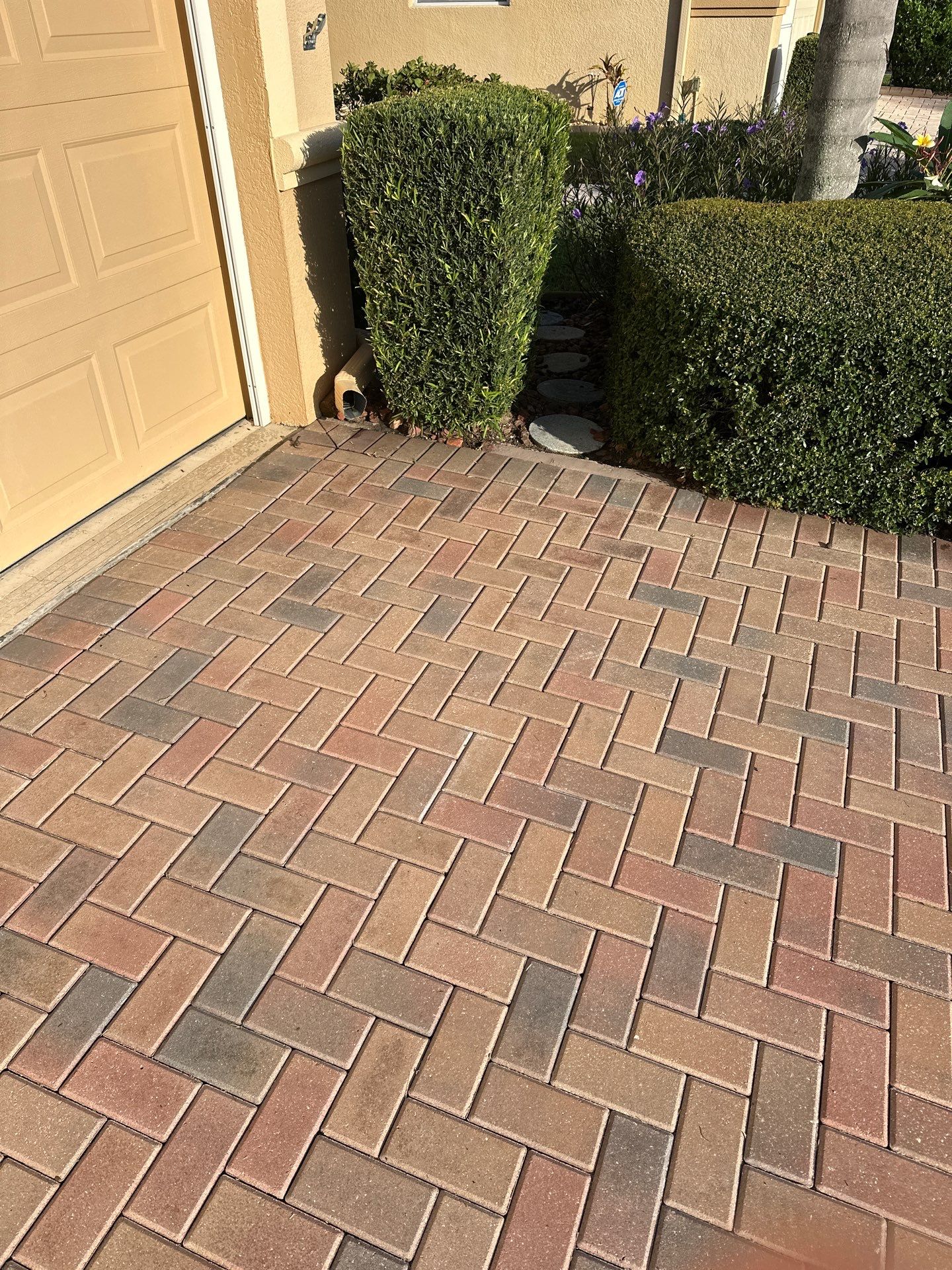 Restoring Multi-Tone Paver Driveway and Walkways in Sun City Center by Supreme Paver Experts