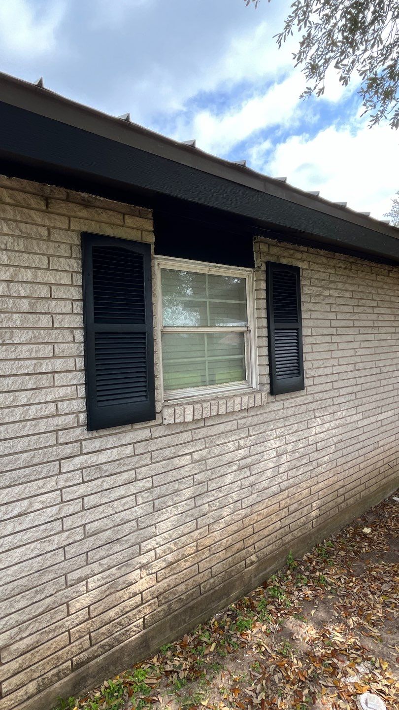 Beeville Backporch sittin' by Bayfront Roofing and Construction