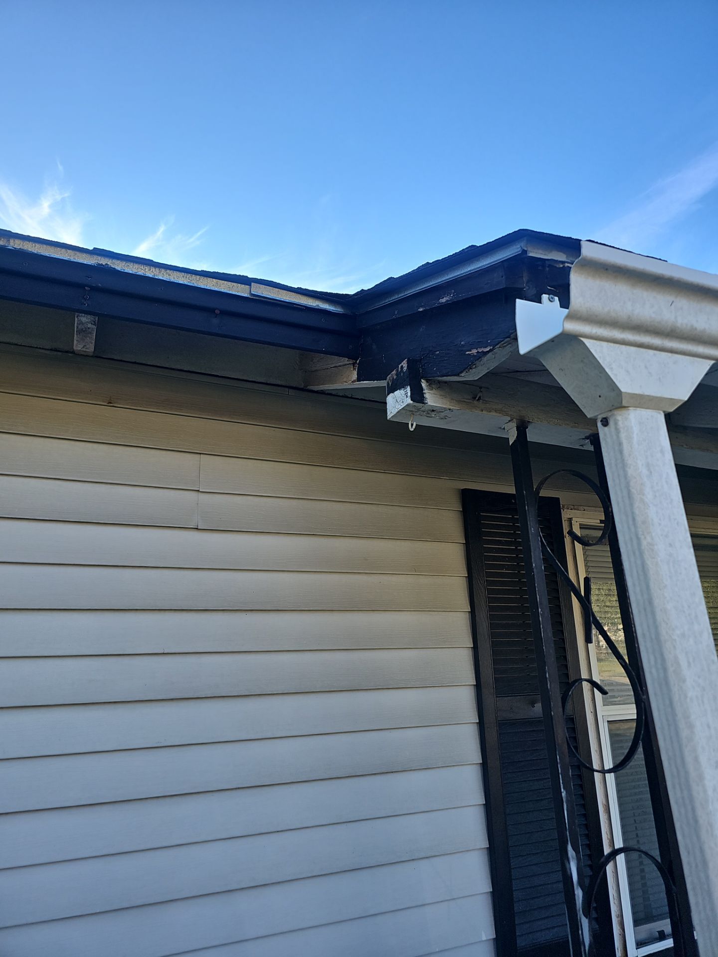 Seamless Gutter Installation in Garland, TX by road roofing llc