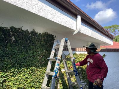 Brown Seamless Gutters using Royal Brown in Fort Myers FL