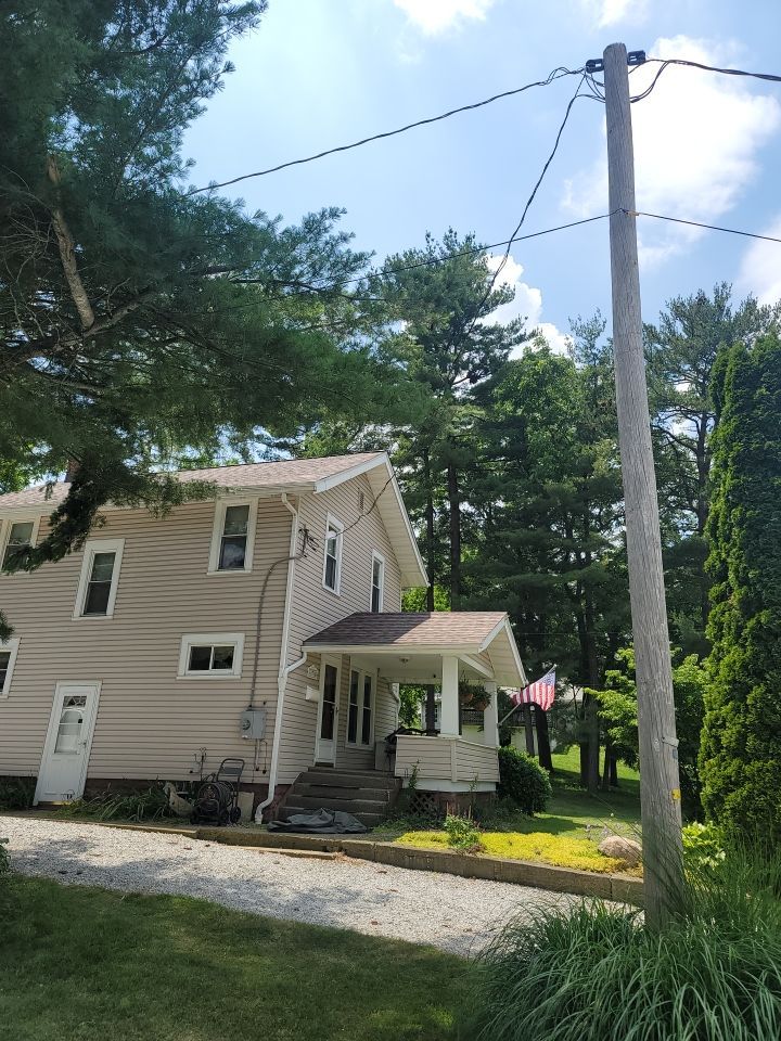 Brand: Atlas Pinnacle Color: Pristine Scotchgarde Copper Canyon Drip: White by Eagle Eye Roofing