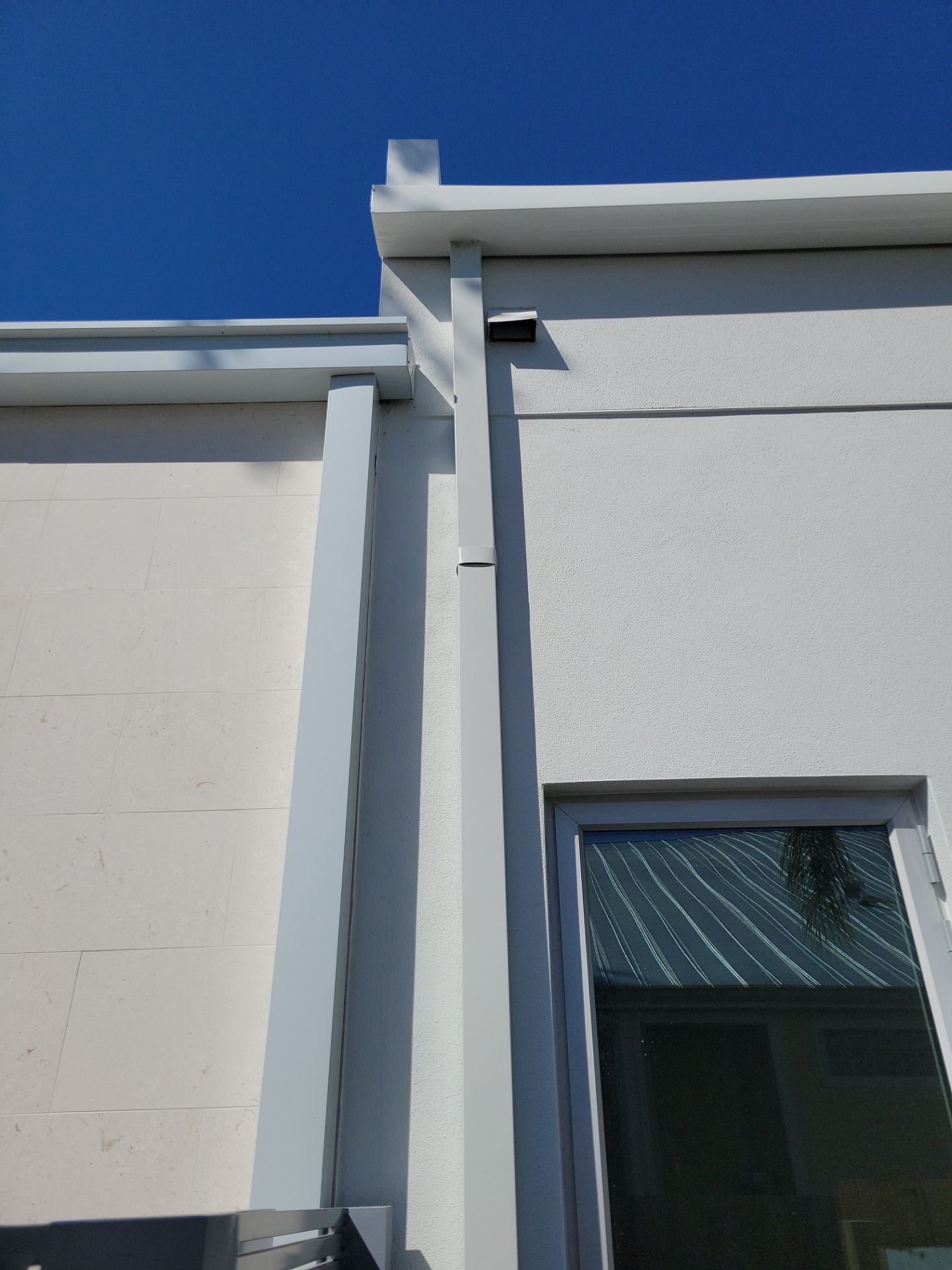 7 inch seamless gutters using smooth box gutters in Sarasota FL by Gutter Professors