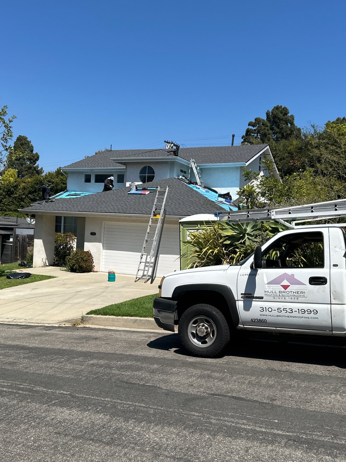 Residential Roofing Installation using GAF Charcoal Shingles by Hull Brothers Roofing