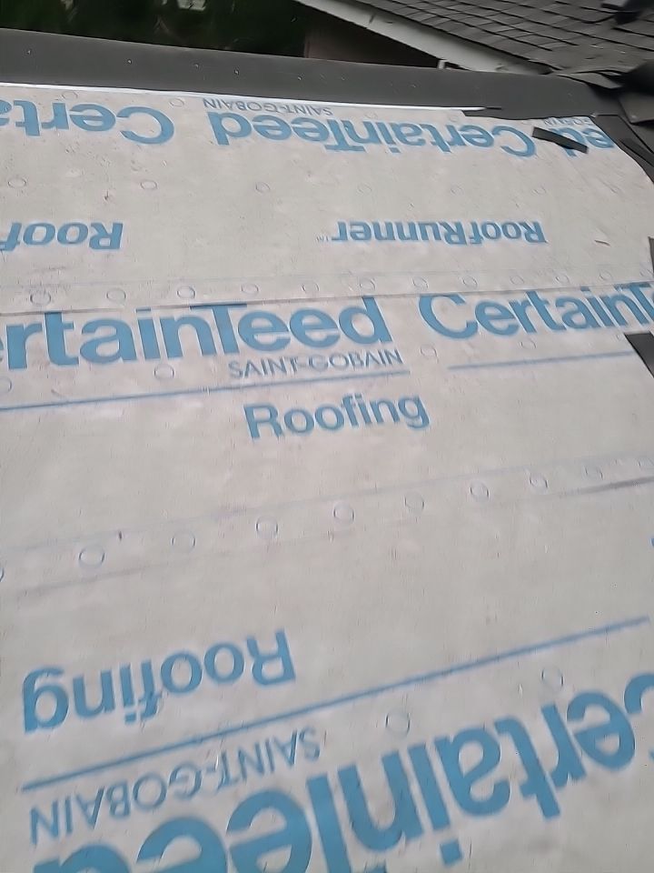 Vienna: CertainTeed Landmark Pro Architectural Shingles in Max Def Pewterwood by RM Banning, Inc.