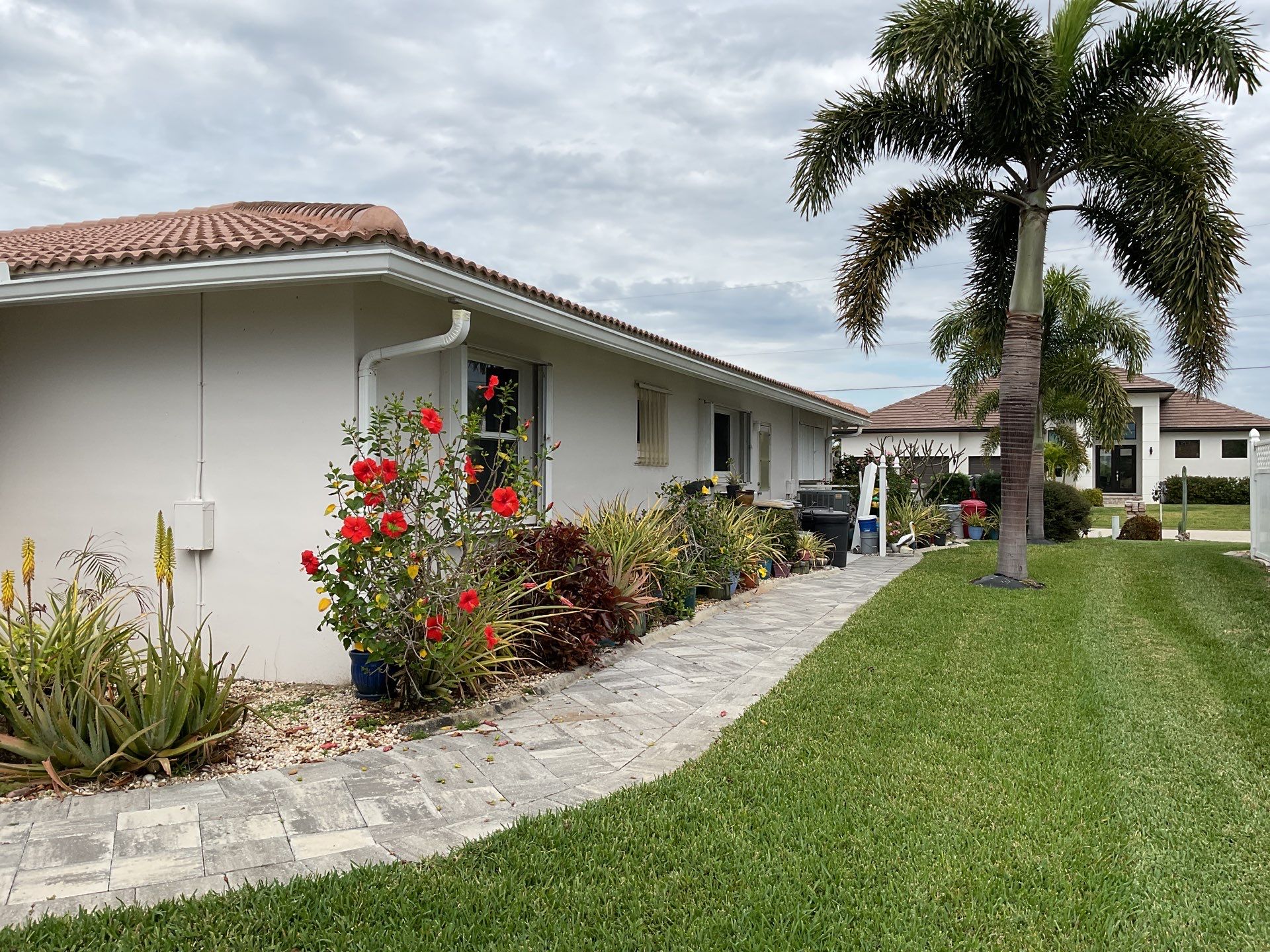 7-Inch Seamless Gutters for Punta Gorda FL by Gutter Professors