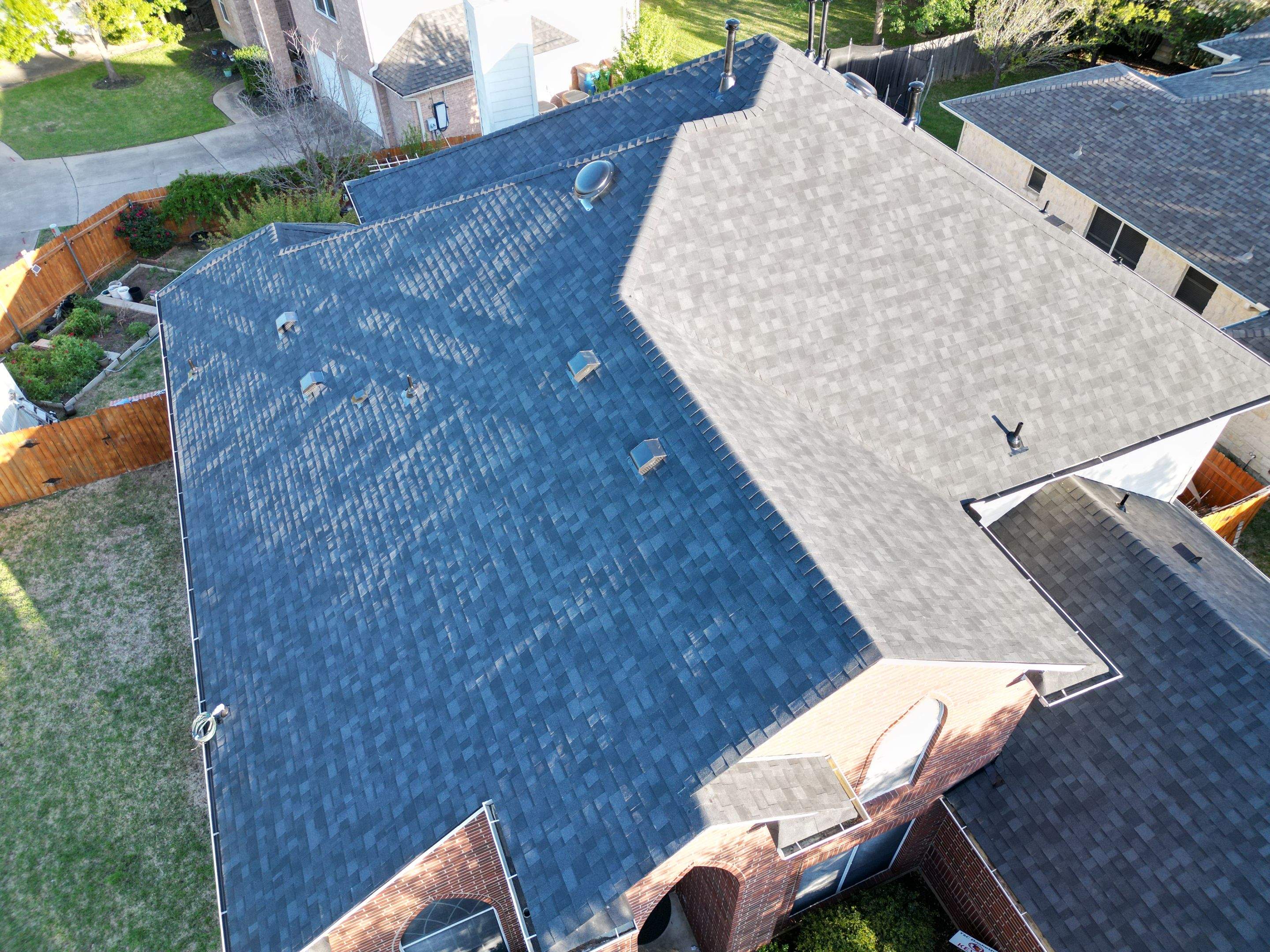 Onyx Black - Owens Corning TruDefinition Duration by RoofsOnly.com